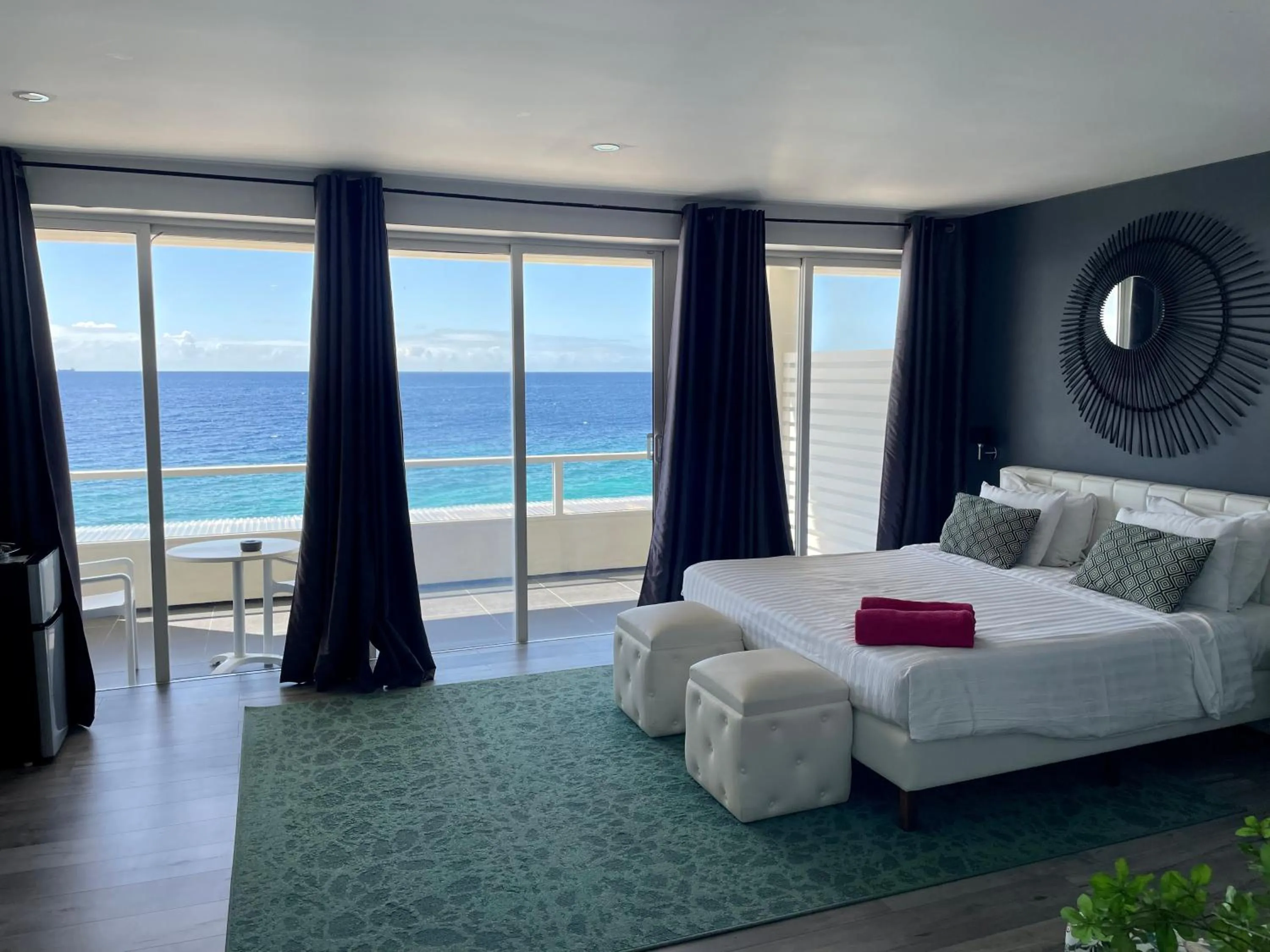 Photo of the whole room, Bed in Saint Tropez Boutique Hotel