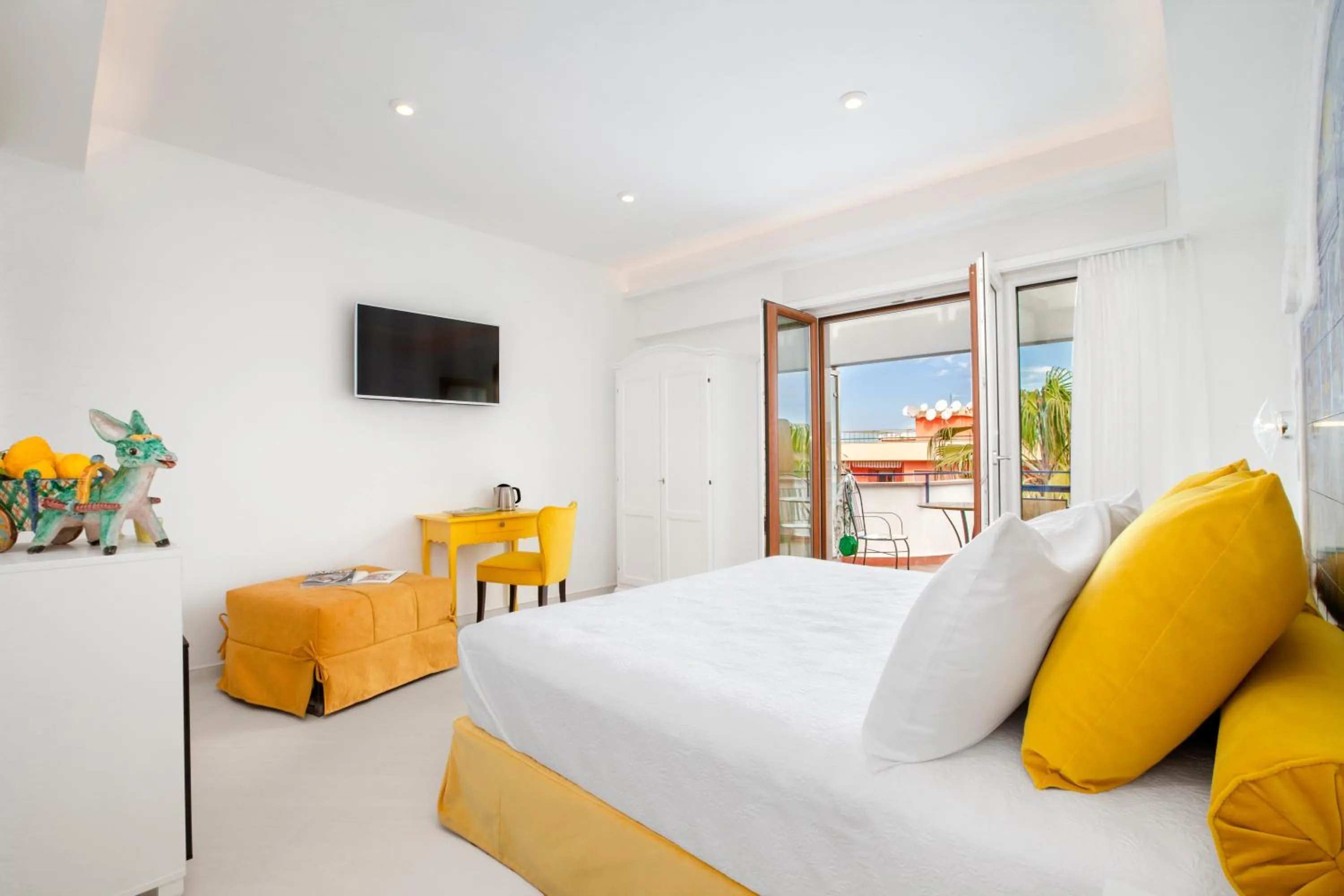 Photo of the whole room, Bed in Le Palme Sorrento