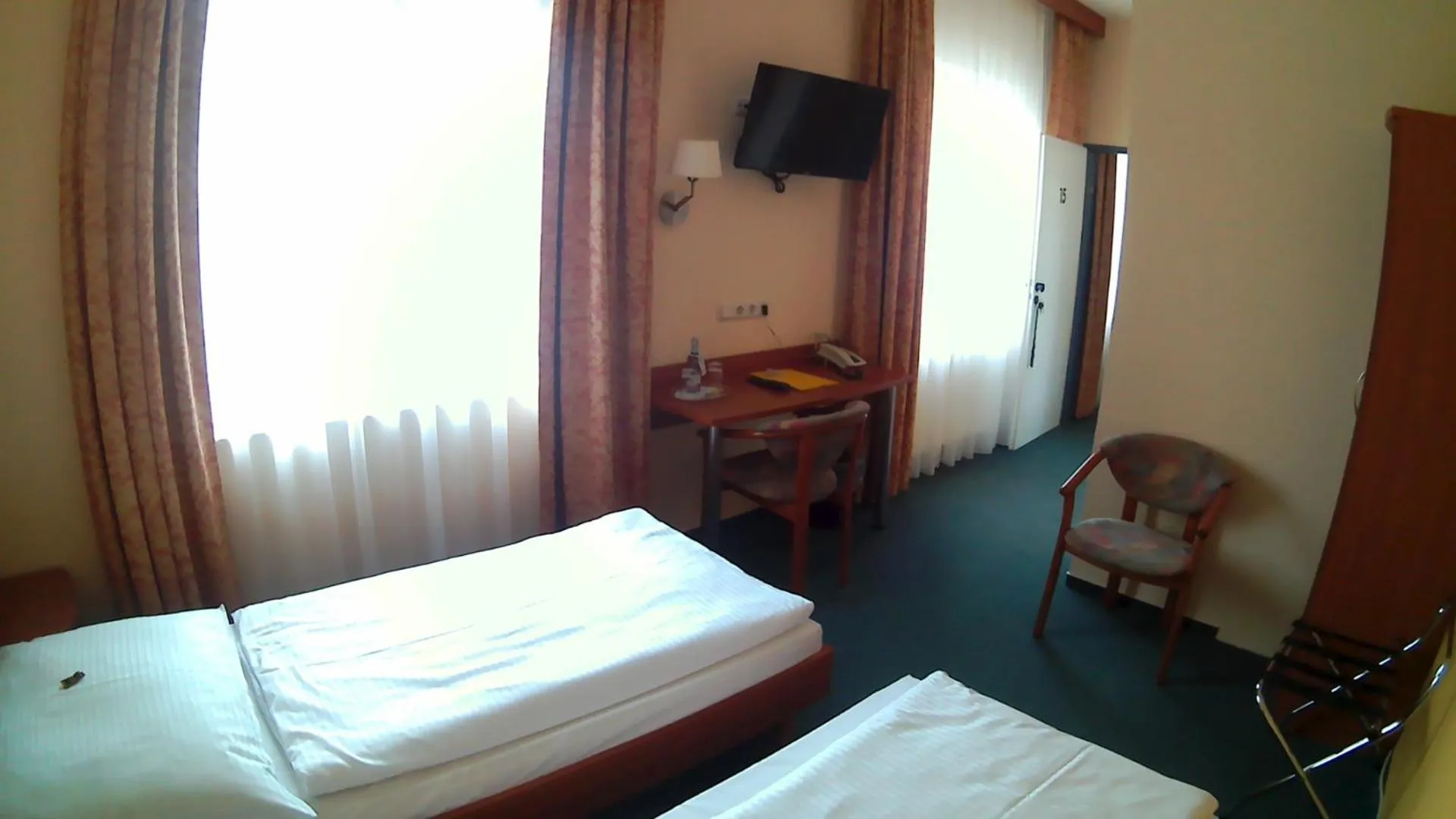 Photo of the whole room, Bed in Hotel Christinenhof garni - Bed & Breakfast