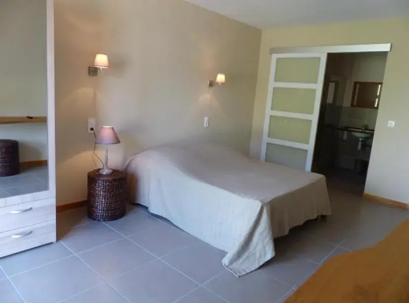 Double Room with Private Bathroom in La Grange de l’Ouche Double Room with Private Bathroom in La Grange de l’Ouche