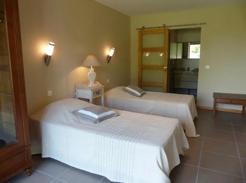 Bed in La Grange de l’Ouche