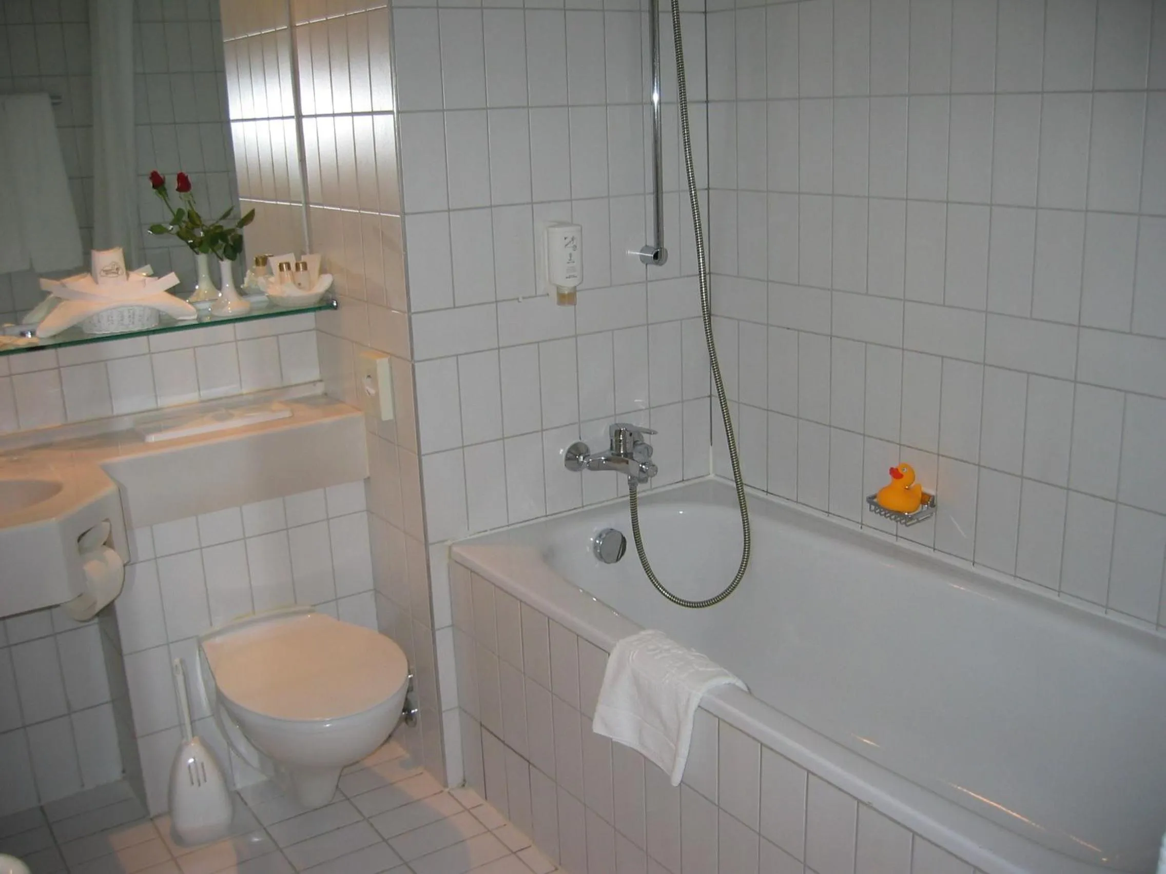 Toilet in Wyndham Garden Duesseldorf Mettmann