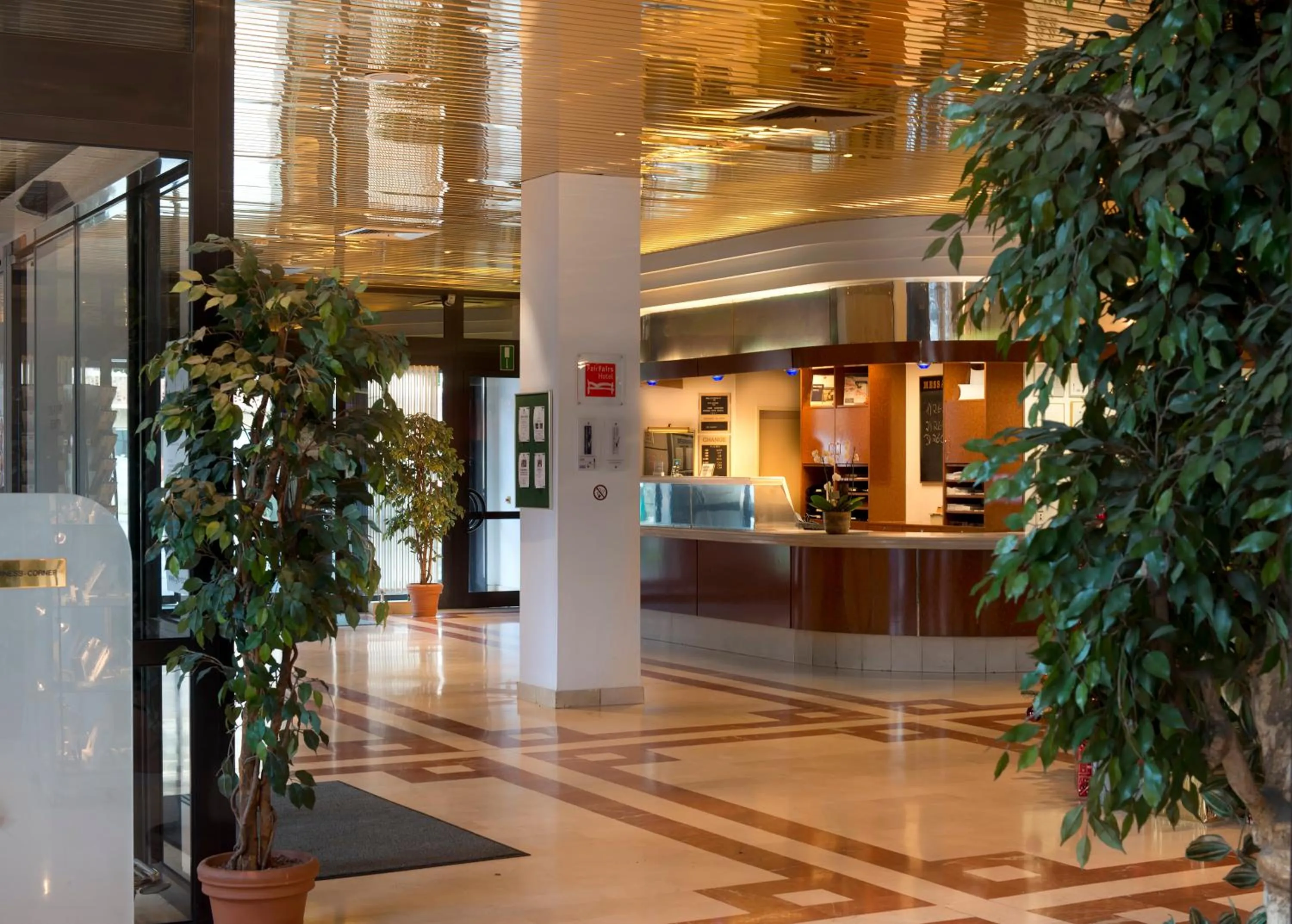 Lobby or reception in Wyndham Garden Duesseldorf Mettmann