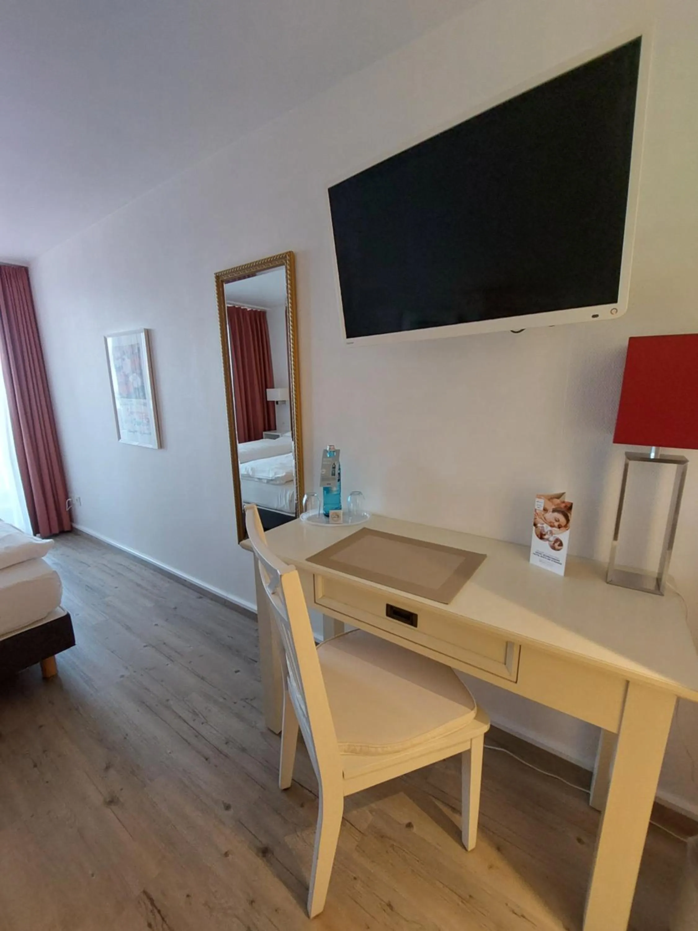 Photo of the whole room, Bed in Hotel Wünschmann