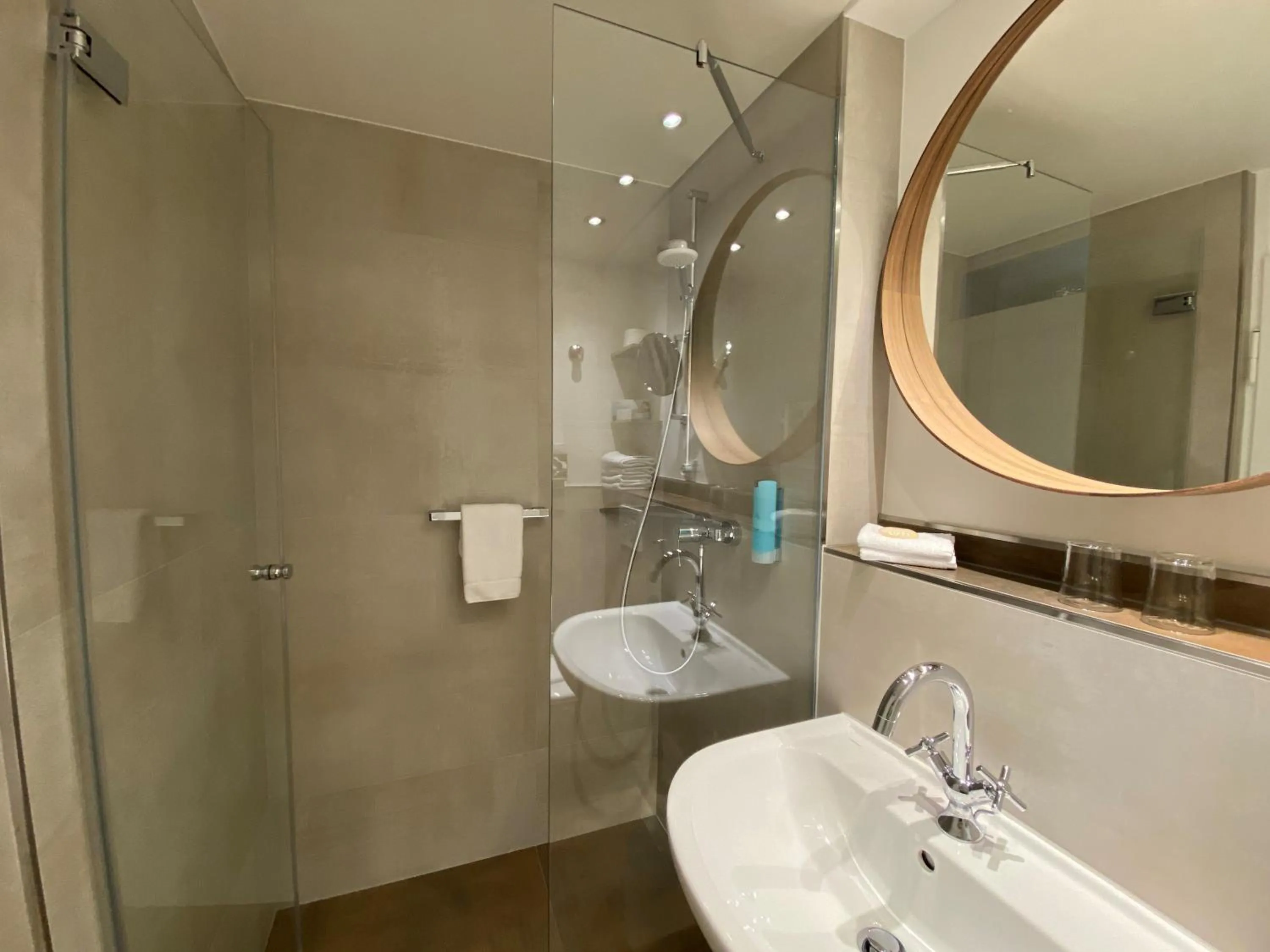 Shower in Hotel Wünschmann