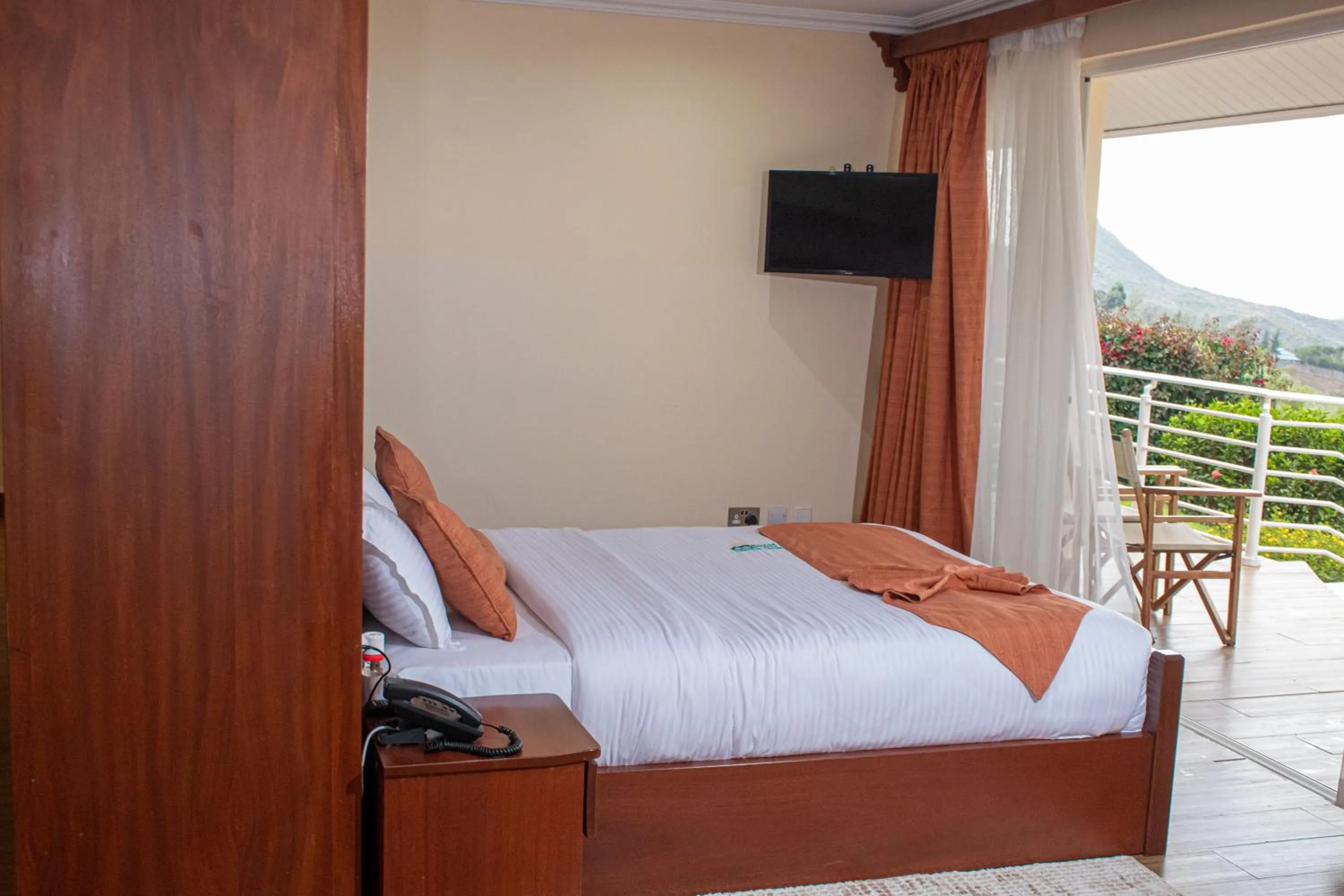 Bed in Lake Elementaita Mountain Lodge