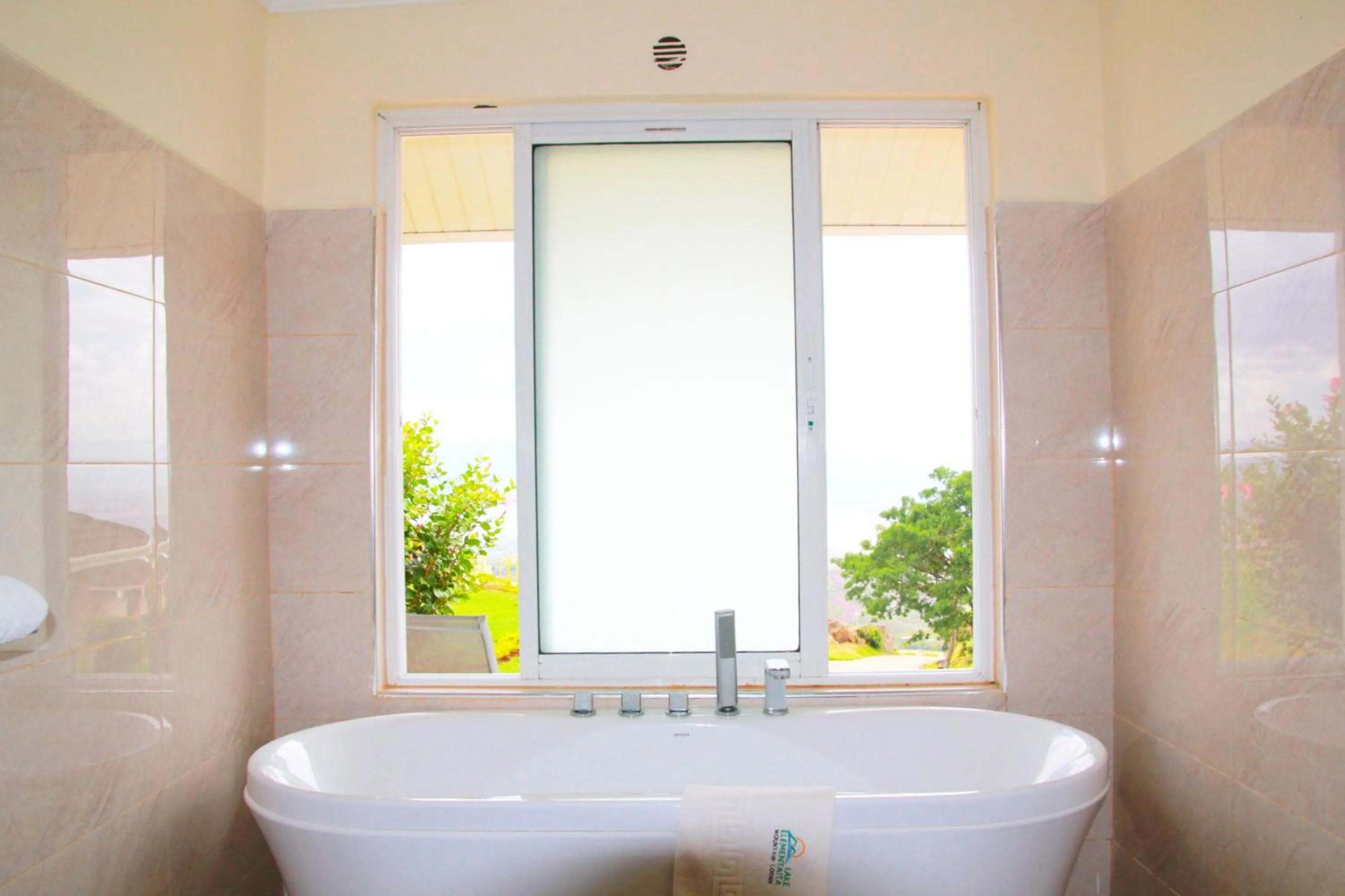 Bathroom in Lake Elementaita Mountain Lodge