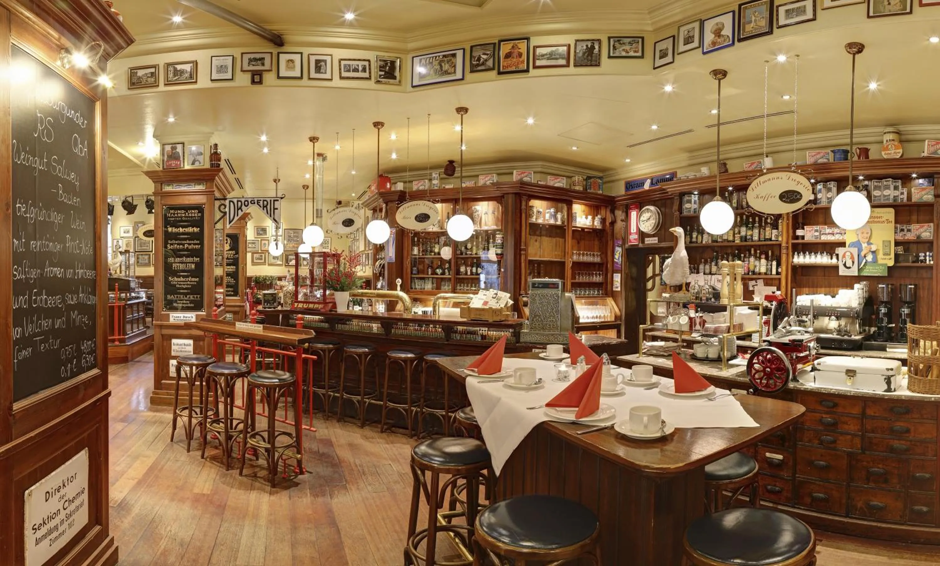 Restaurant/places to eat in Grünau Hotel