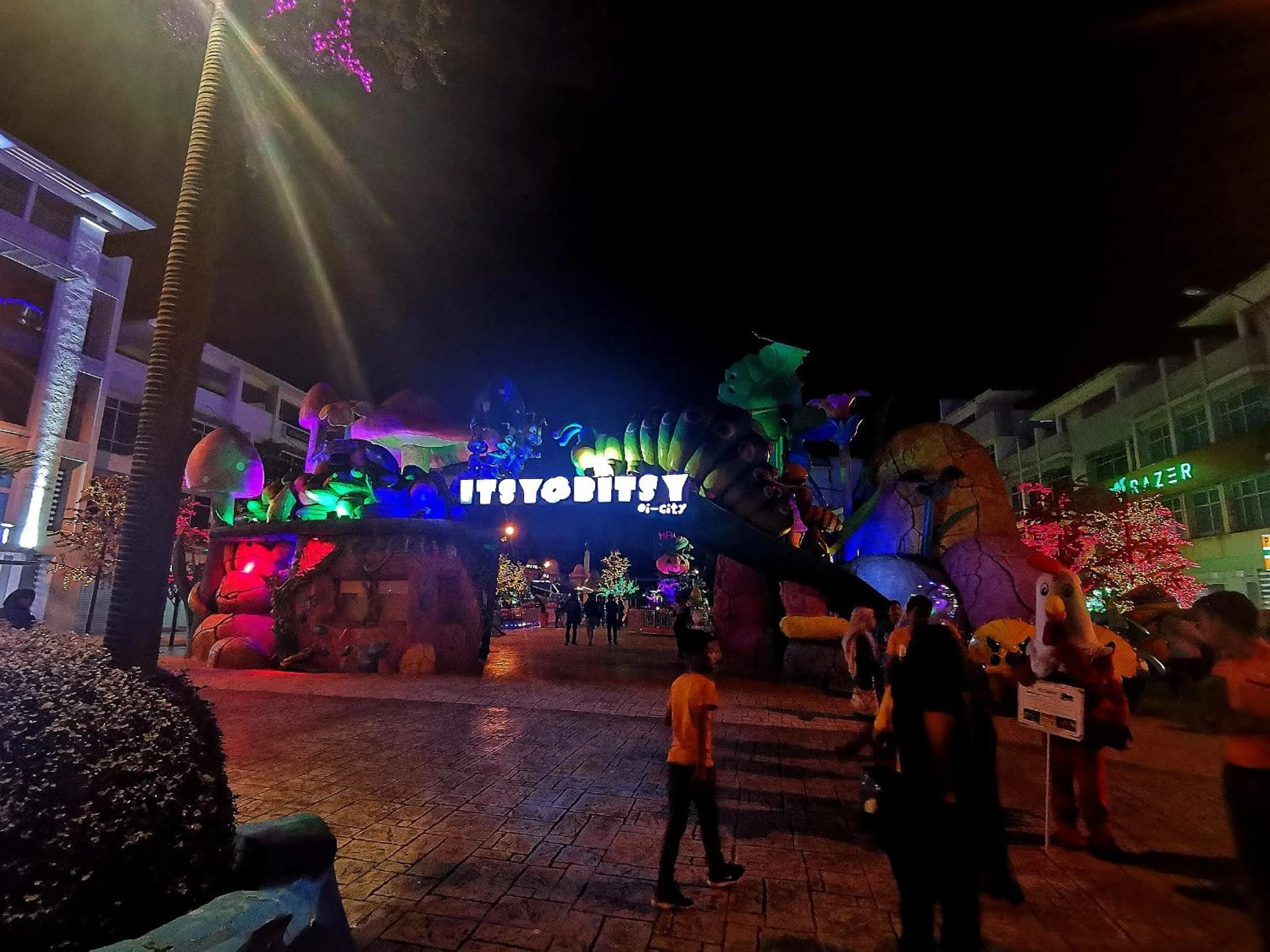 Evening entertainment in A's House i-City 1-4pax Studio Netflix Wifi