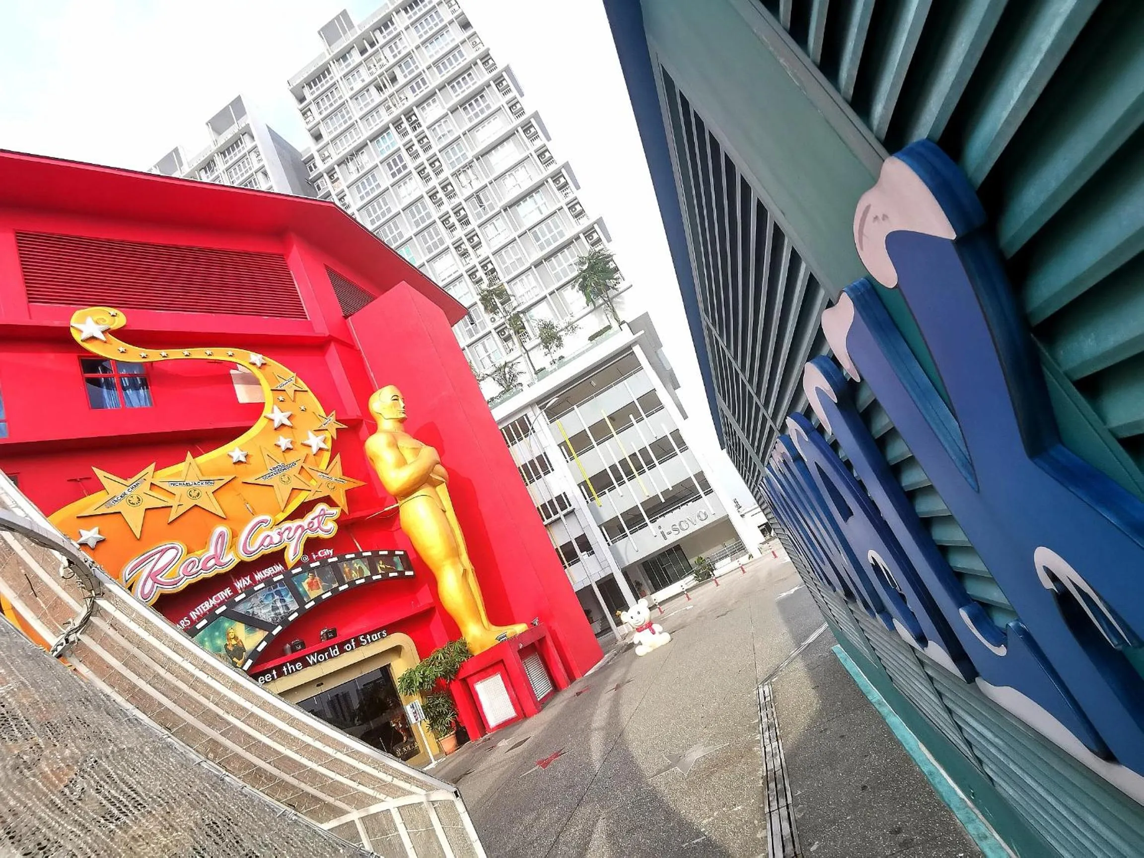 Neighbourhood in A's House i-City 1-4pax Studio Netflix Wifi