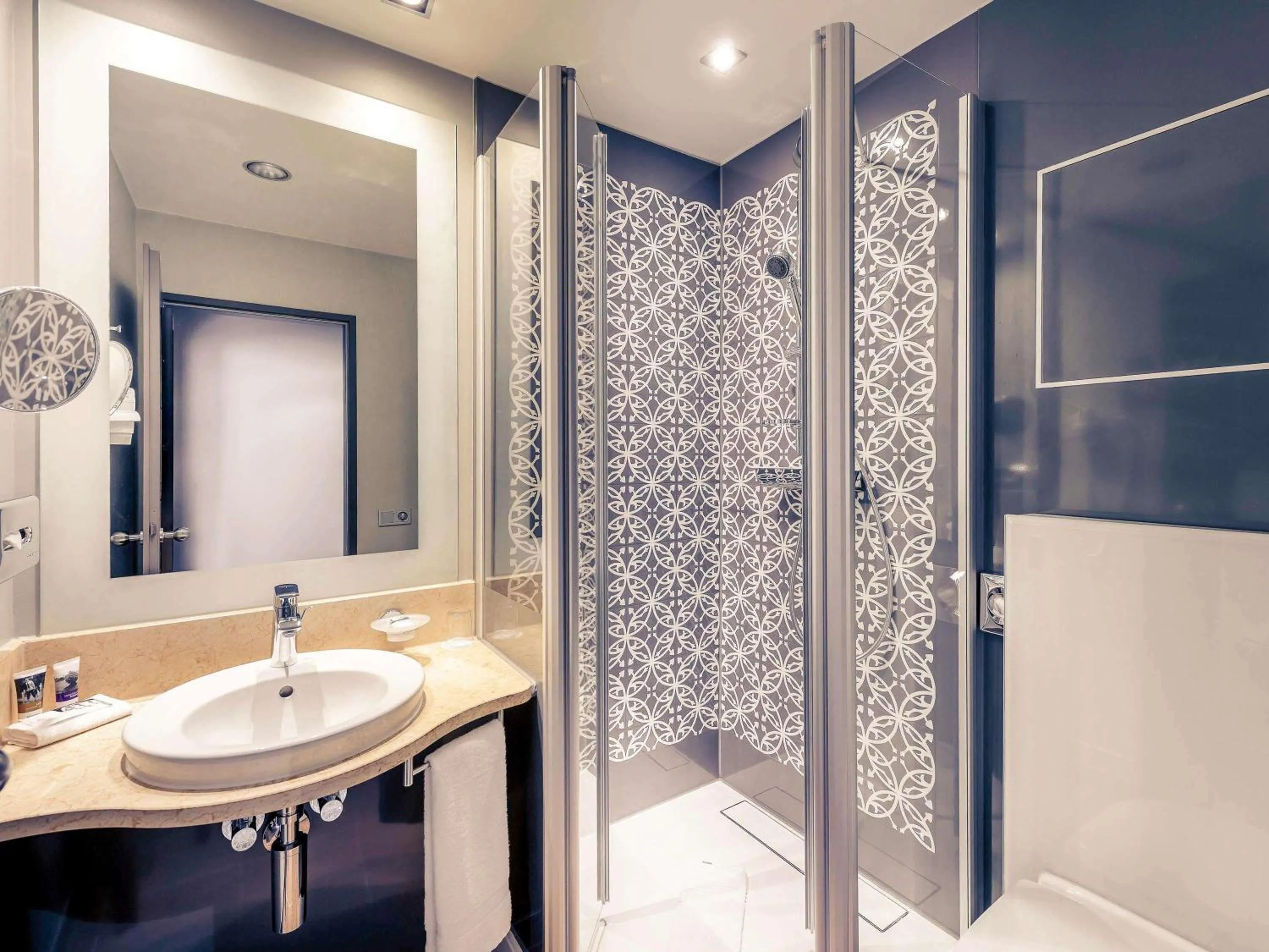 Bedroom in Mercure München City Center