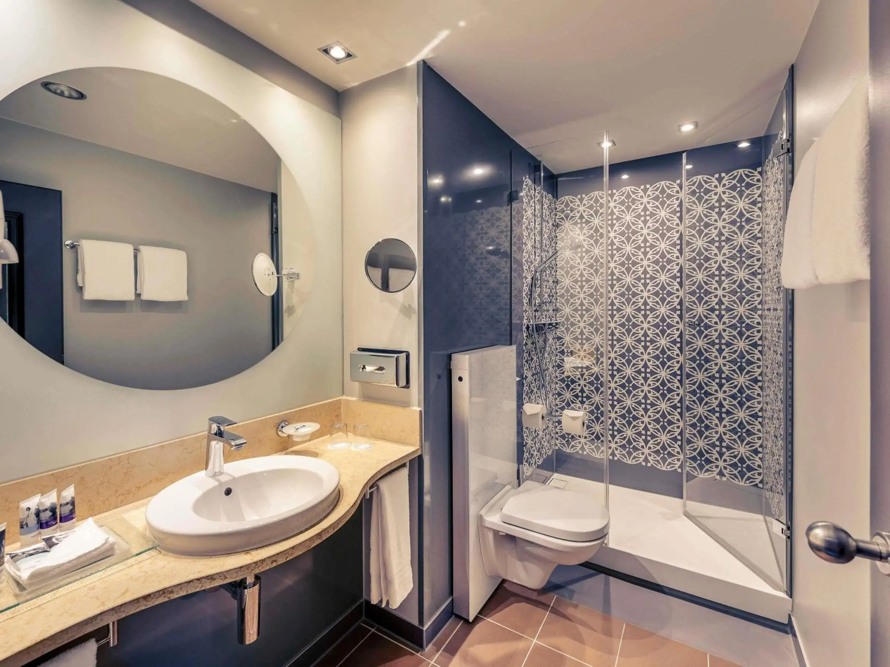 Privilege Double Room with Sofa in Mercure München City Center Privilege Double Room with Sofa in Mercure München City Center