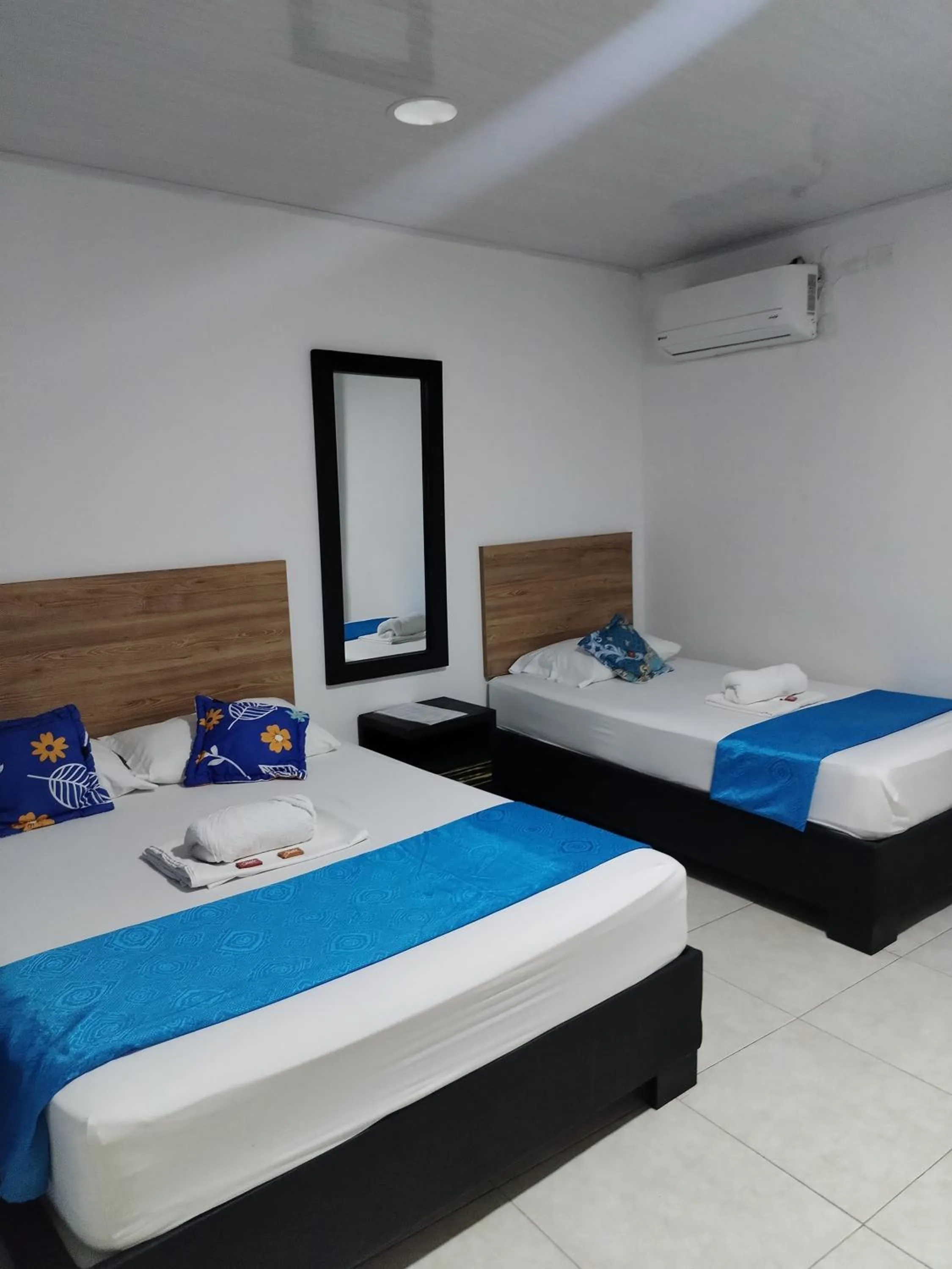 Bedroom, Bed in Hotel Real del Valle