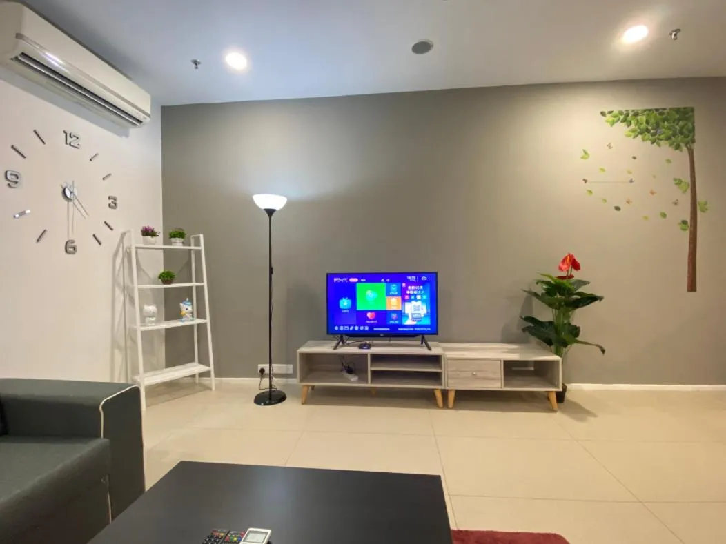 ARCORIS, MONT KIARA by MK HOME