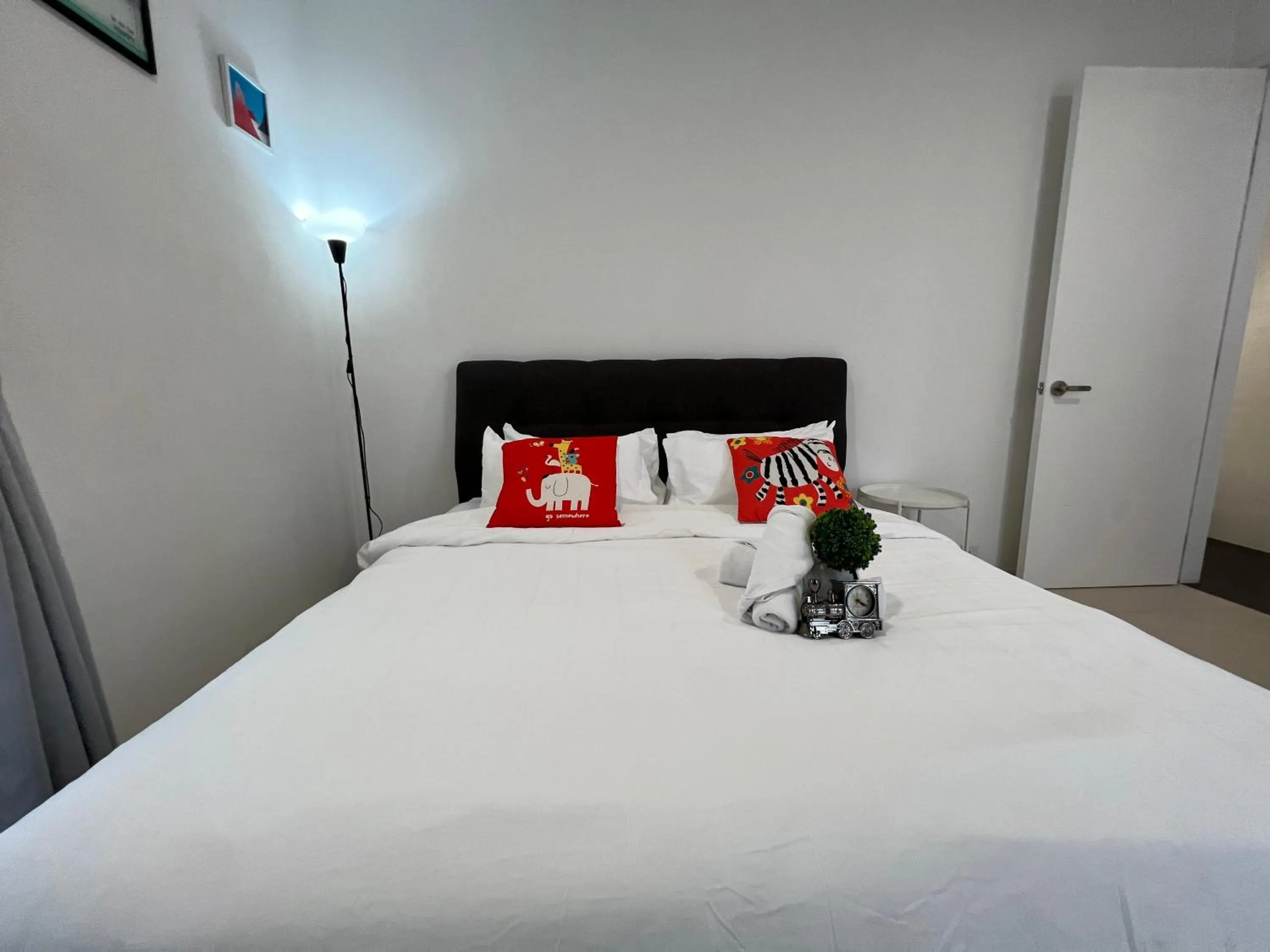 Bed in ARCORIS, MONT KIARA by MK HOME