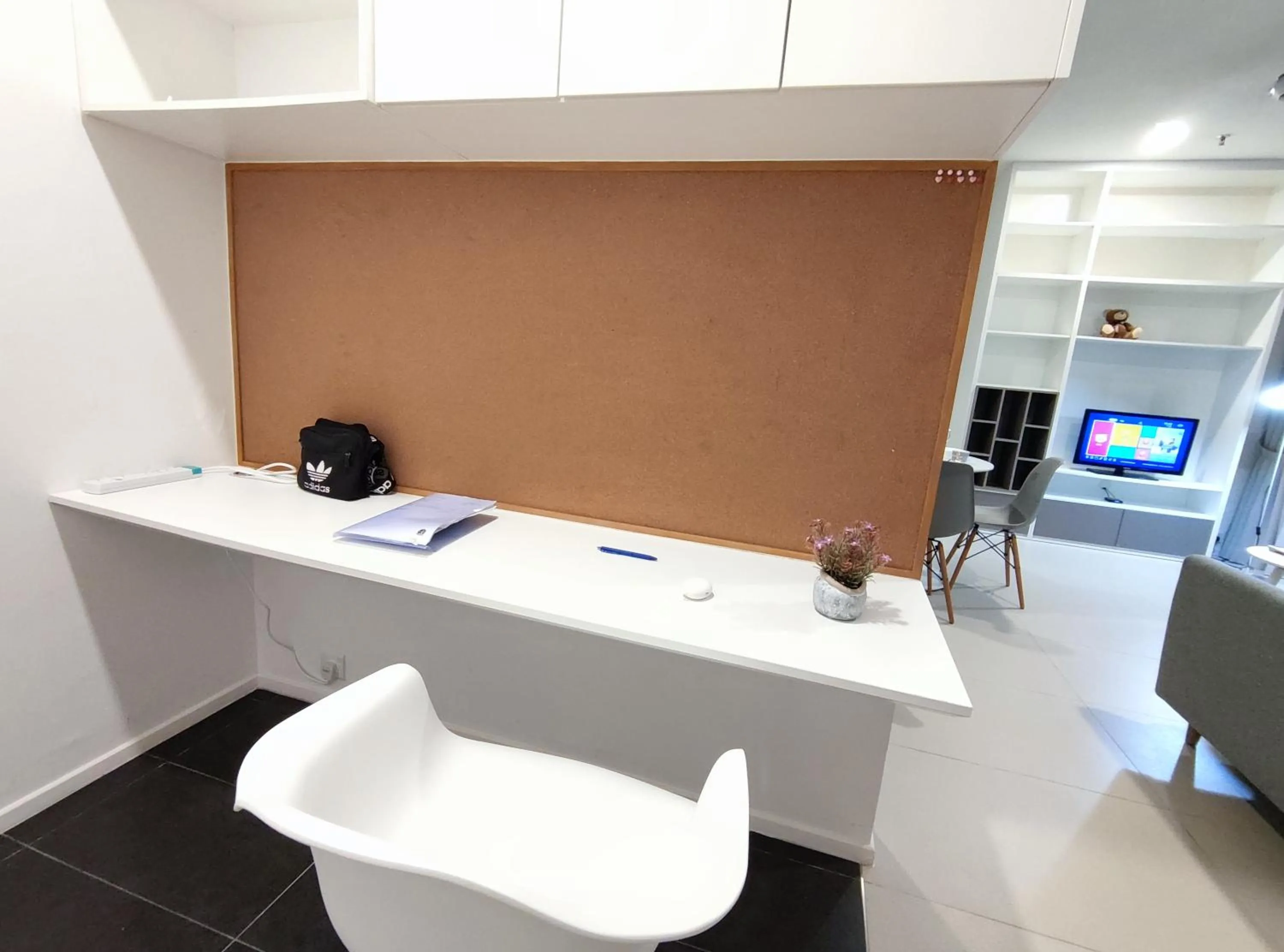 ARCORIS, MONT KIARA by MK HOME