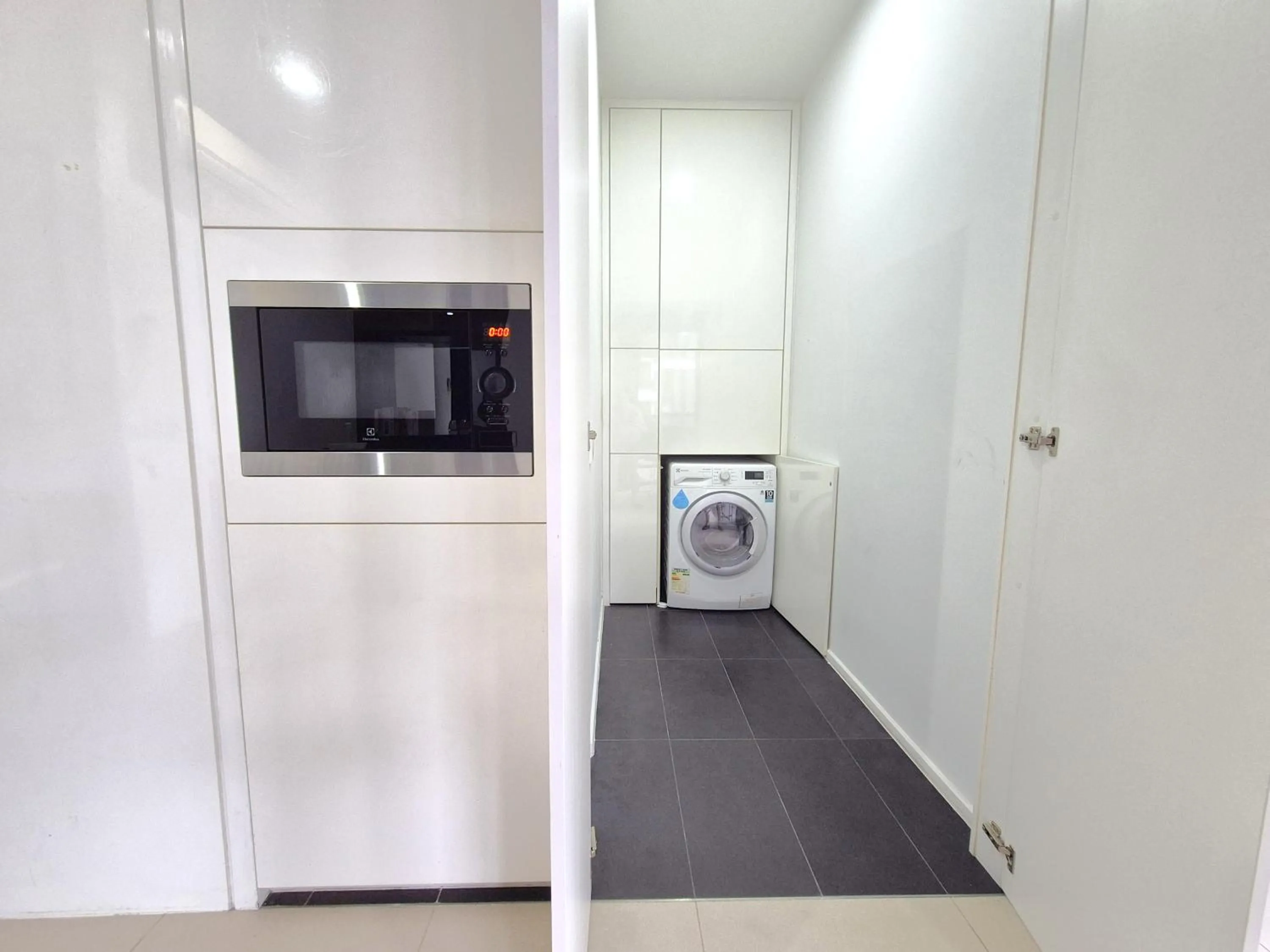 ARCORIS, MONT KIARA by MK HOME