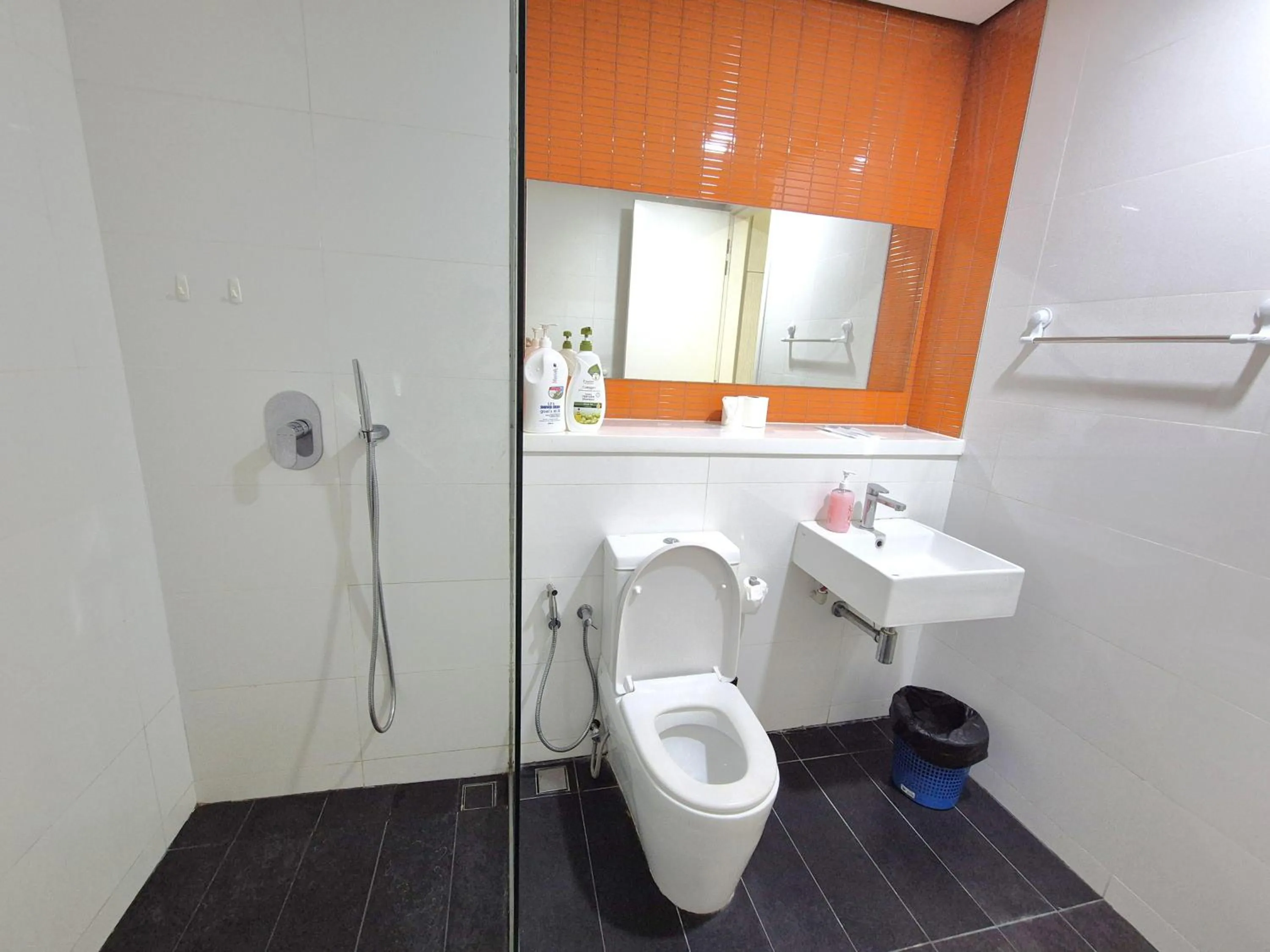 ARCORIS, MONT KIARA by MK HOME