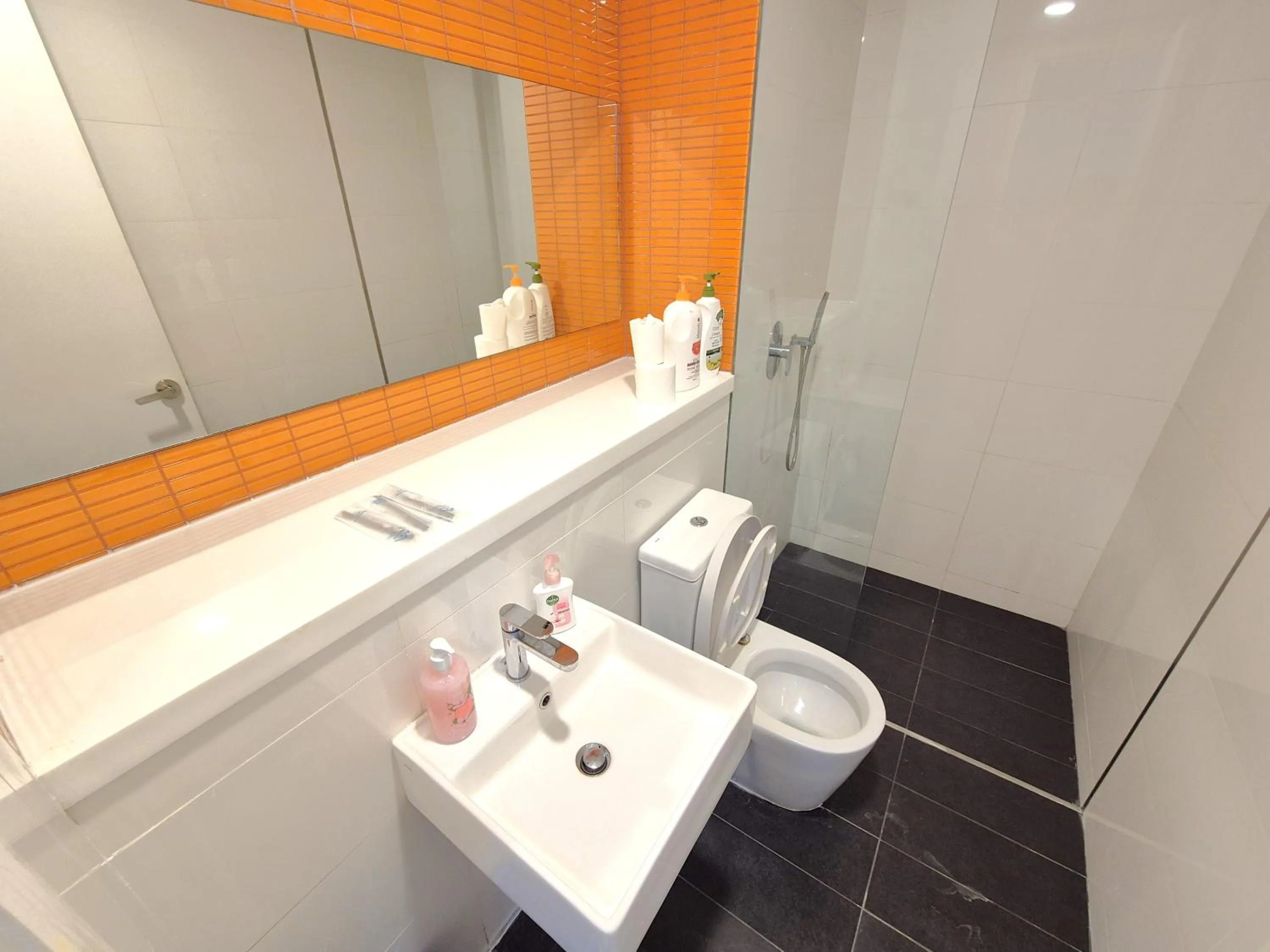 ARCORIS, MONT KIARA by MK HOME