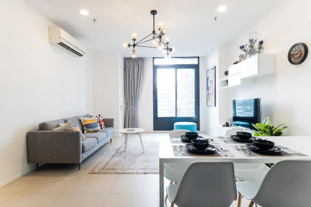 Living room in ARCORIS, MONT KIARA by MK HOME