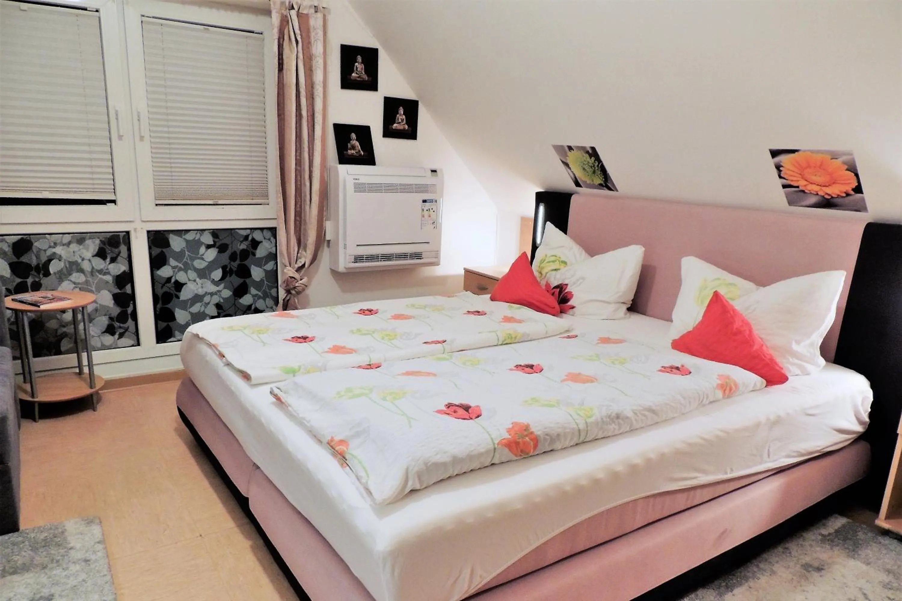 Bedroom, Bed in Appartements 4U Rodenbach