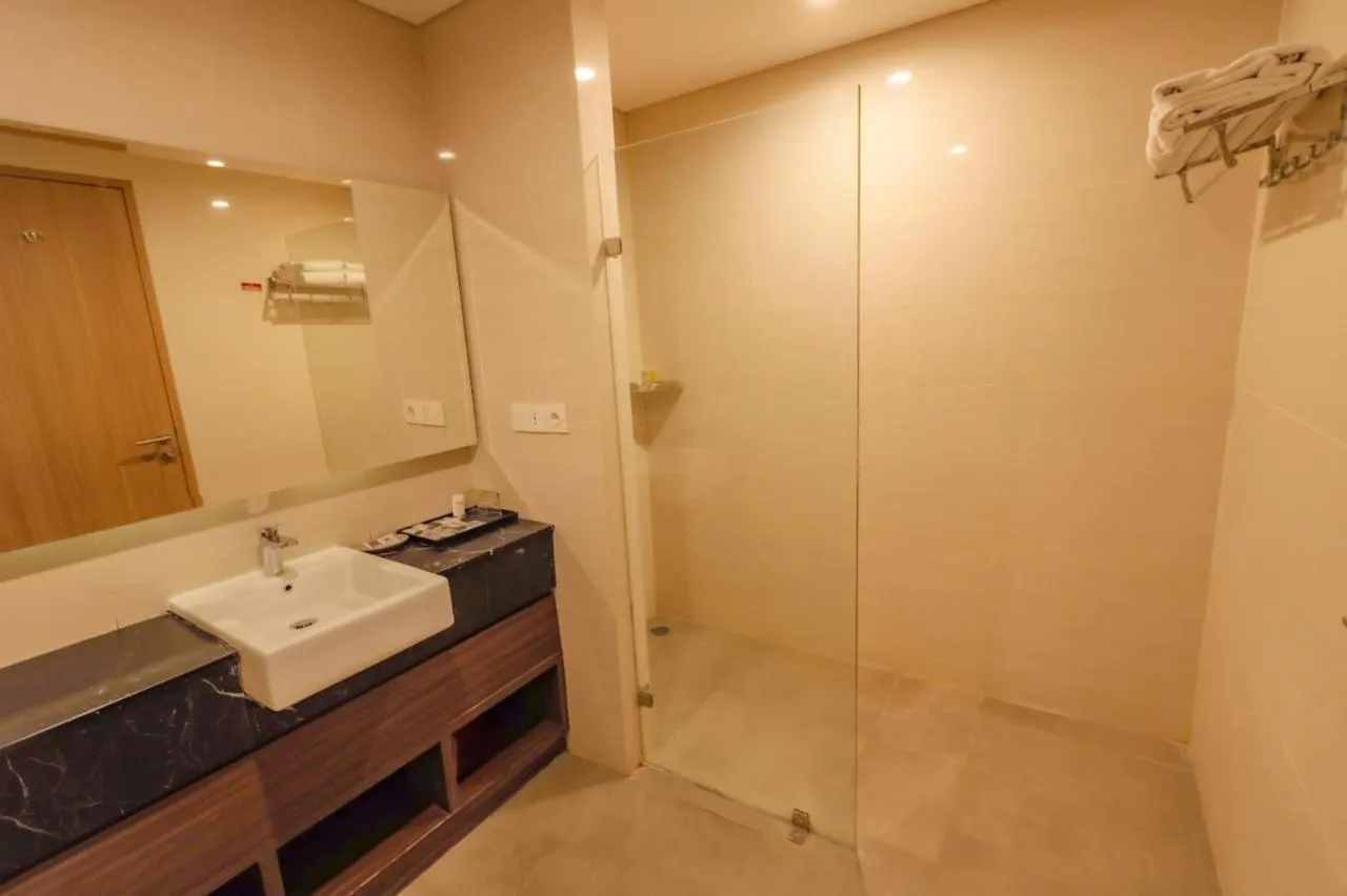 Shower in Labersa Hotel & Convention Center Toba Balige