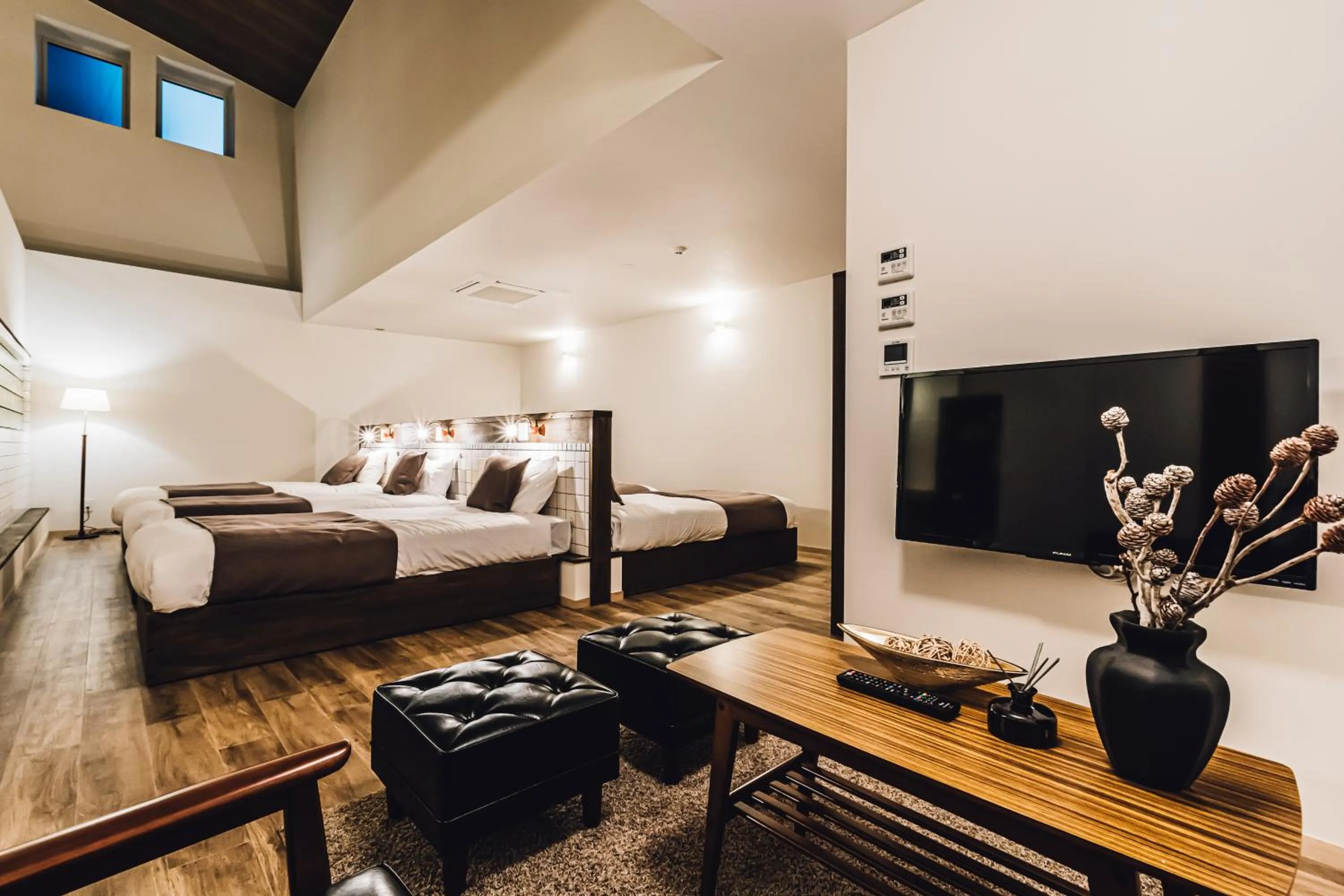 Bath, Bed in Yamahana Onsen Tonden Japanese Inn