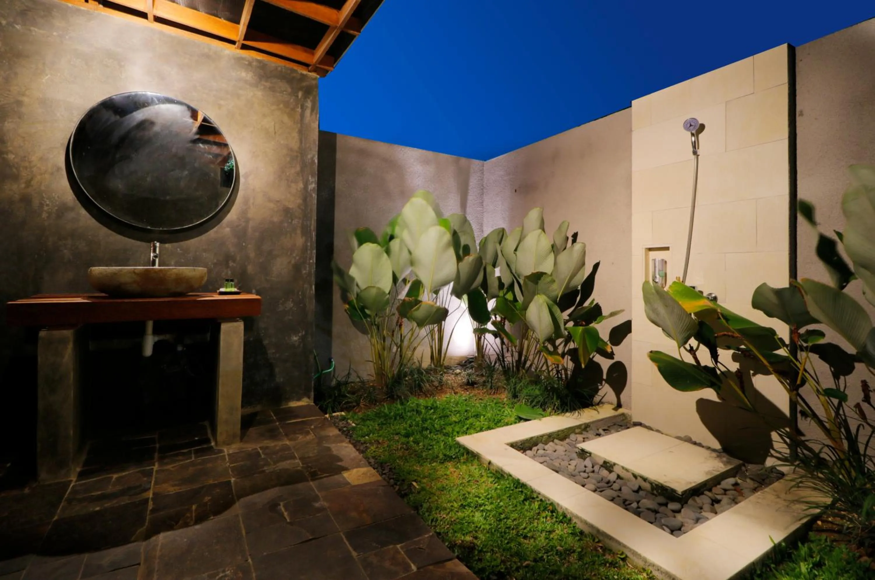 Bathroom in Bingin Lodge Uluwatu