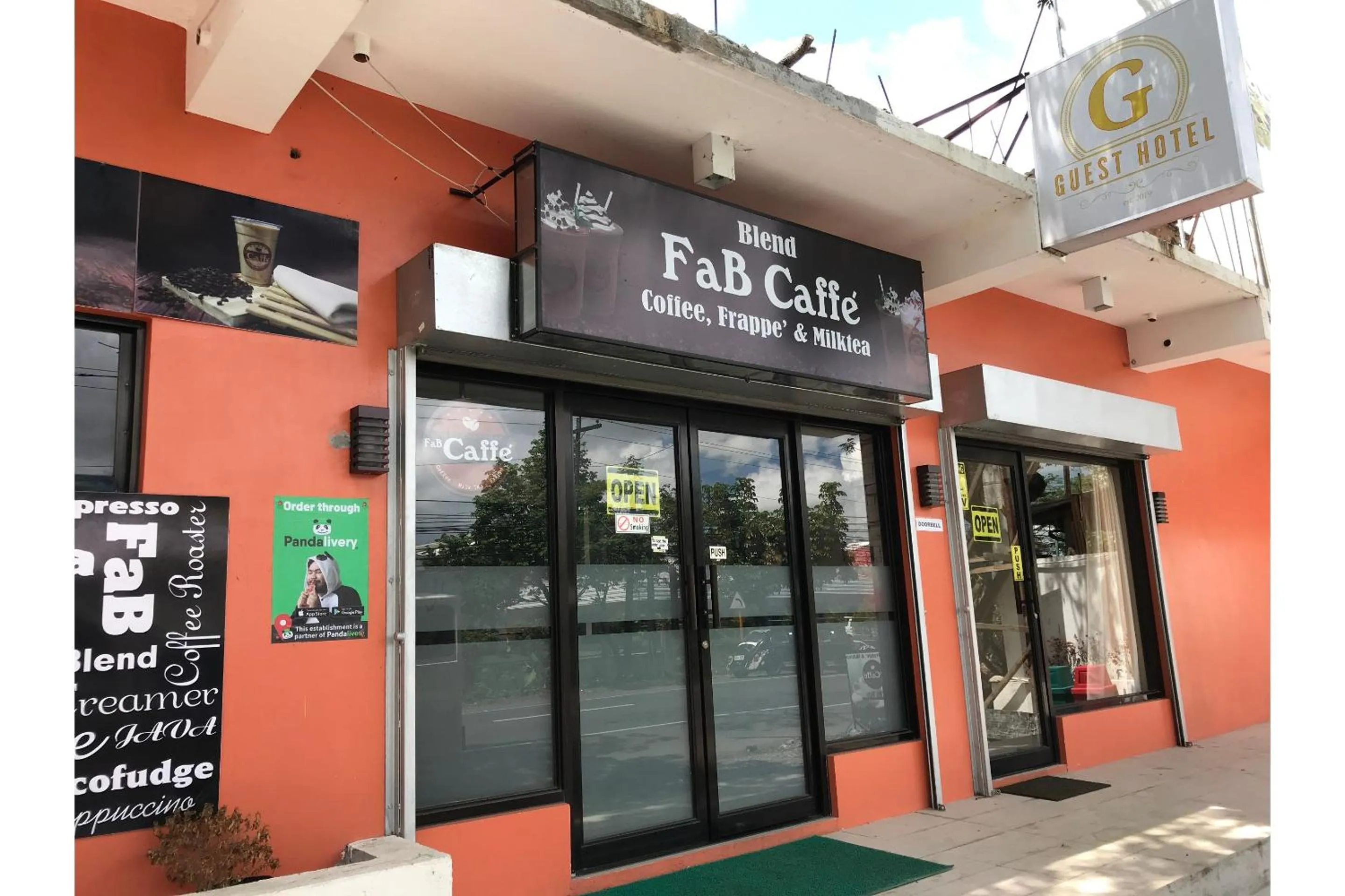 Facade/entrance in Guest Hotel