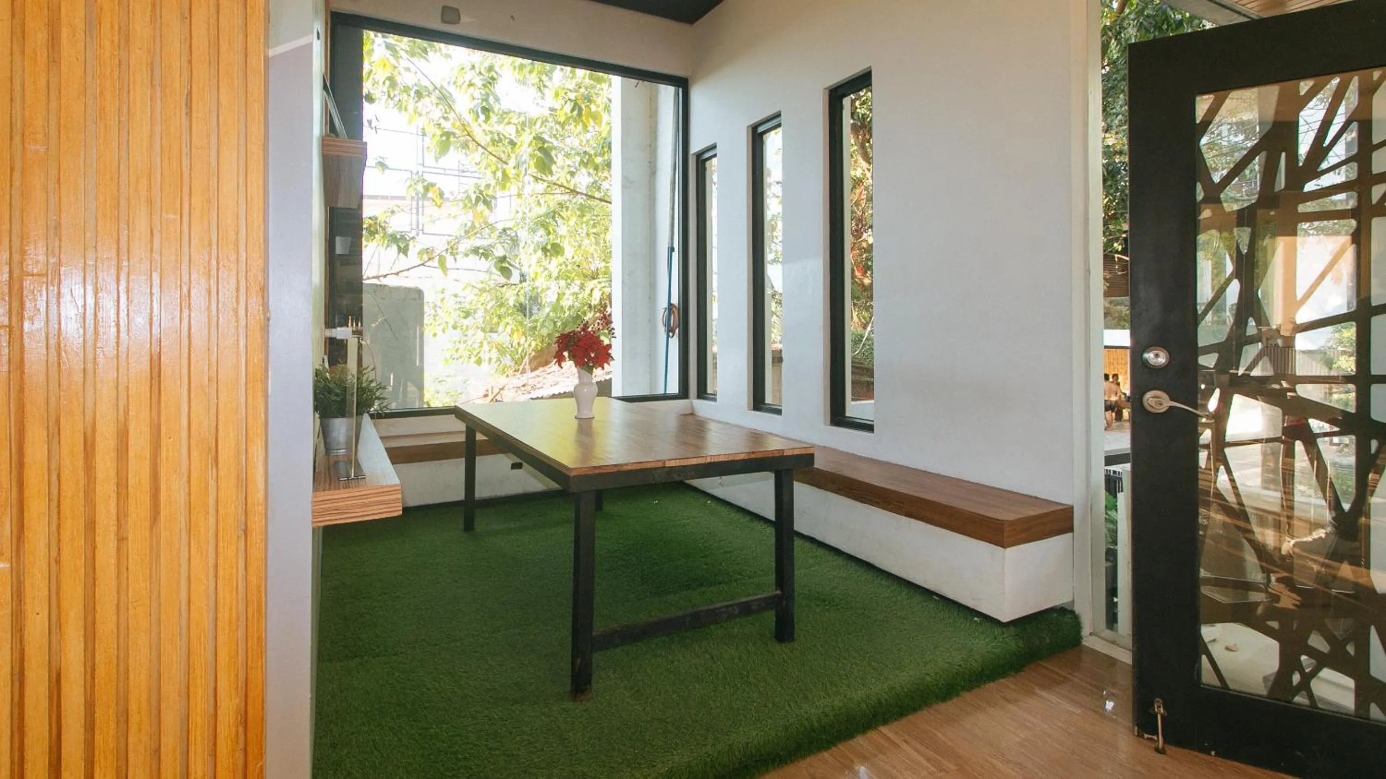 Area and facilities in RedDoorz at Anton's Loft Designer Resort Pansol Calamba Laguna