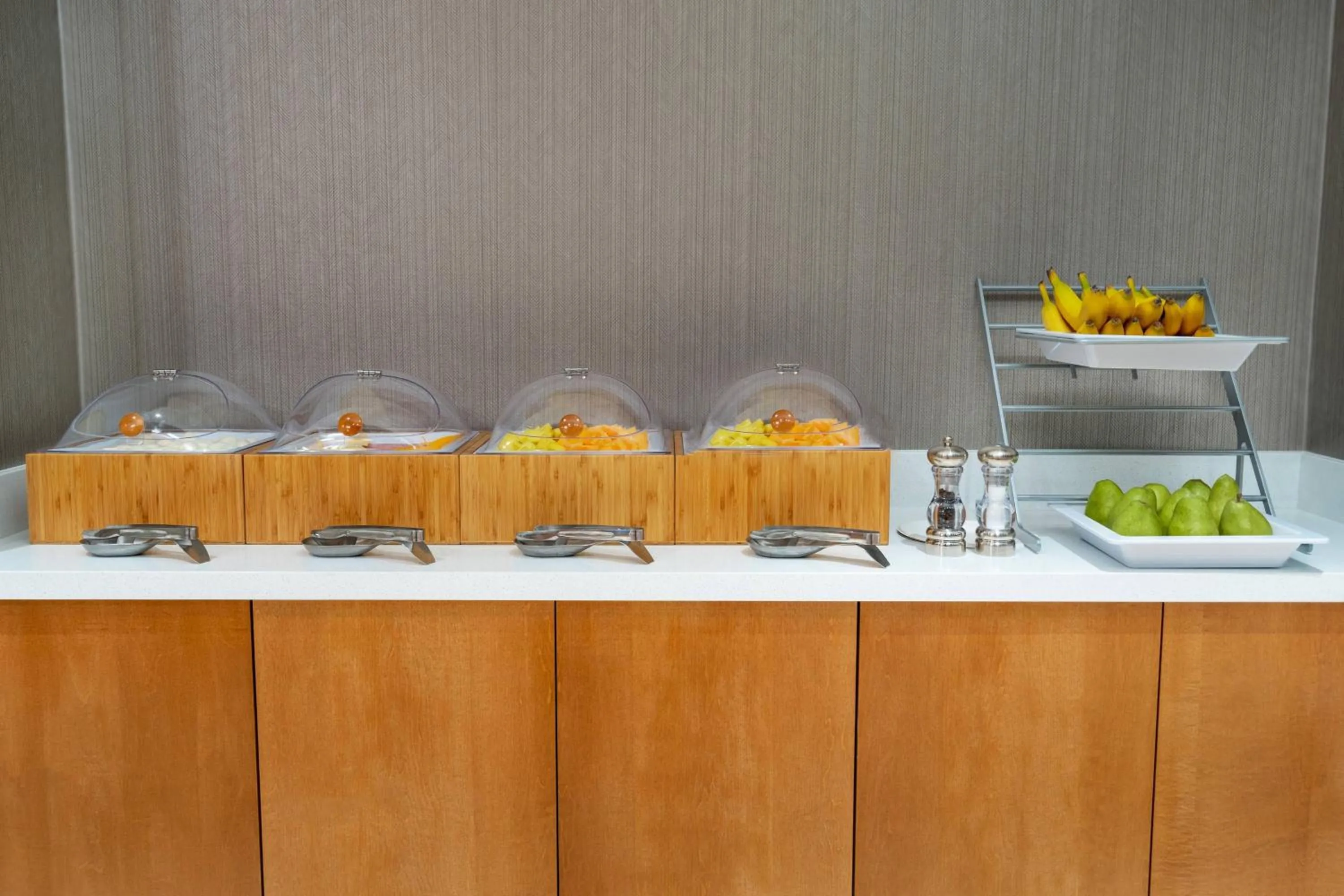 Breakfast in SpringHill Suites Spokane Airport