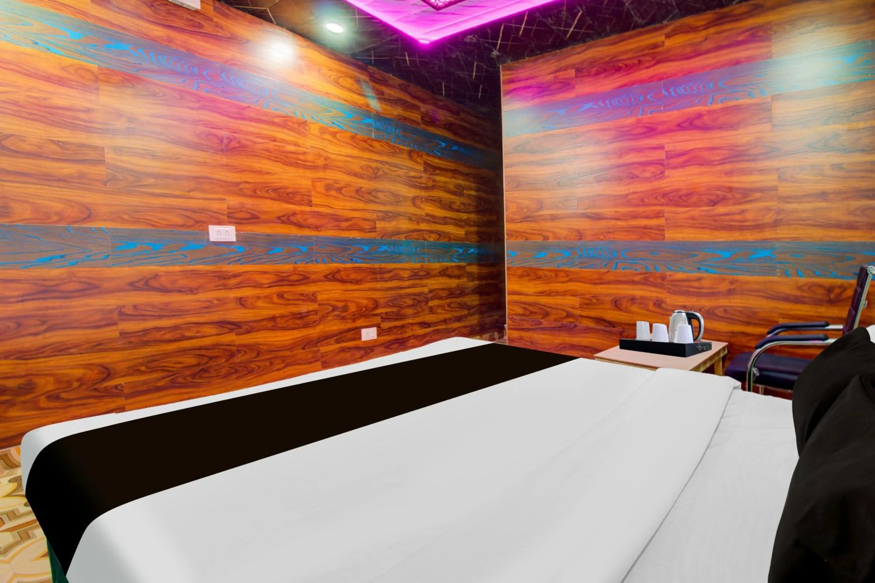 Bedroom, Bed in Collection O Airport Road Solina