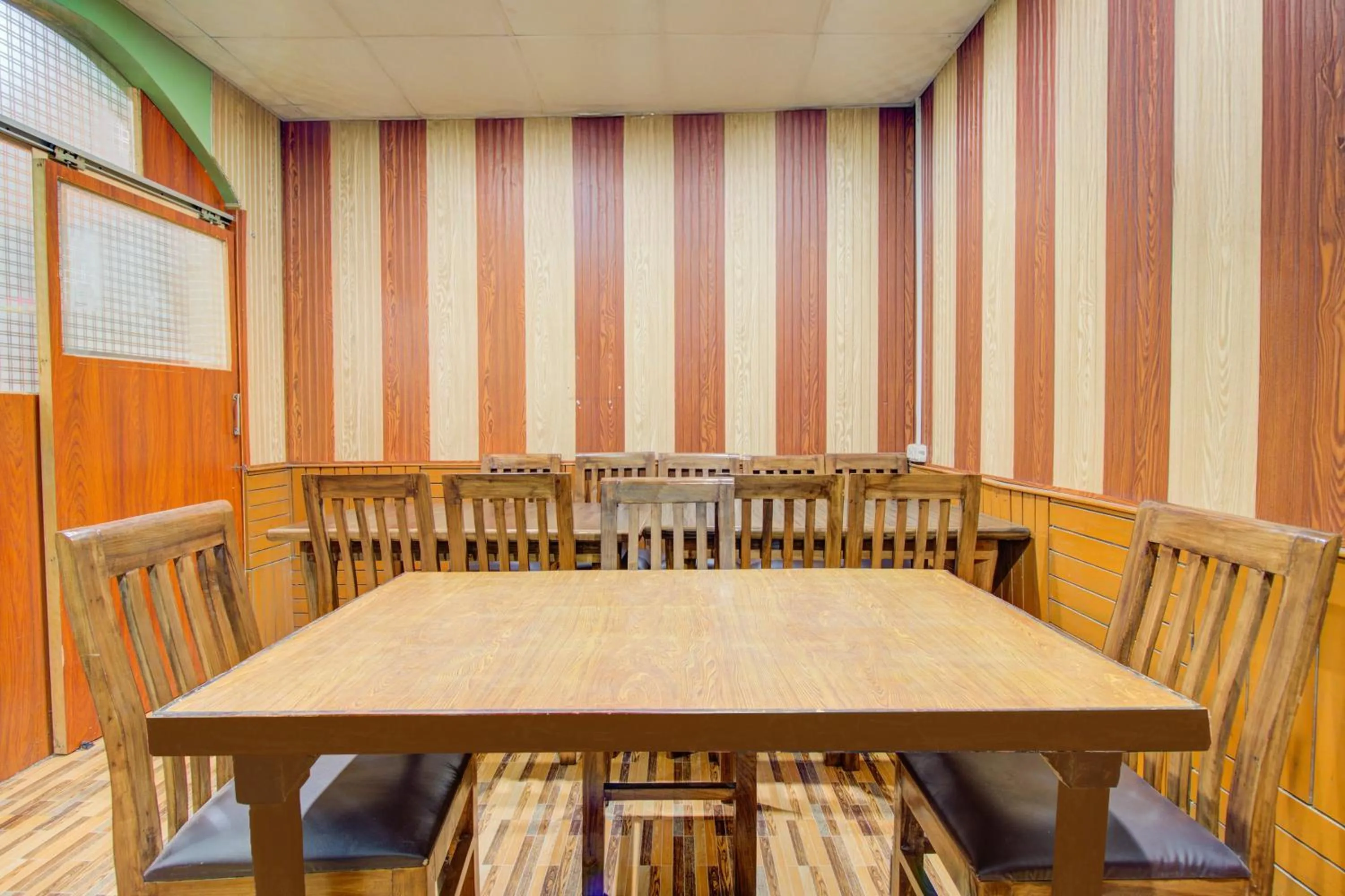 Restaurant/places to eat in Collection O Airport Road Solina