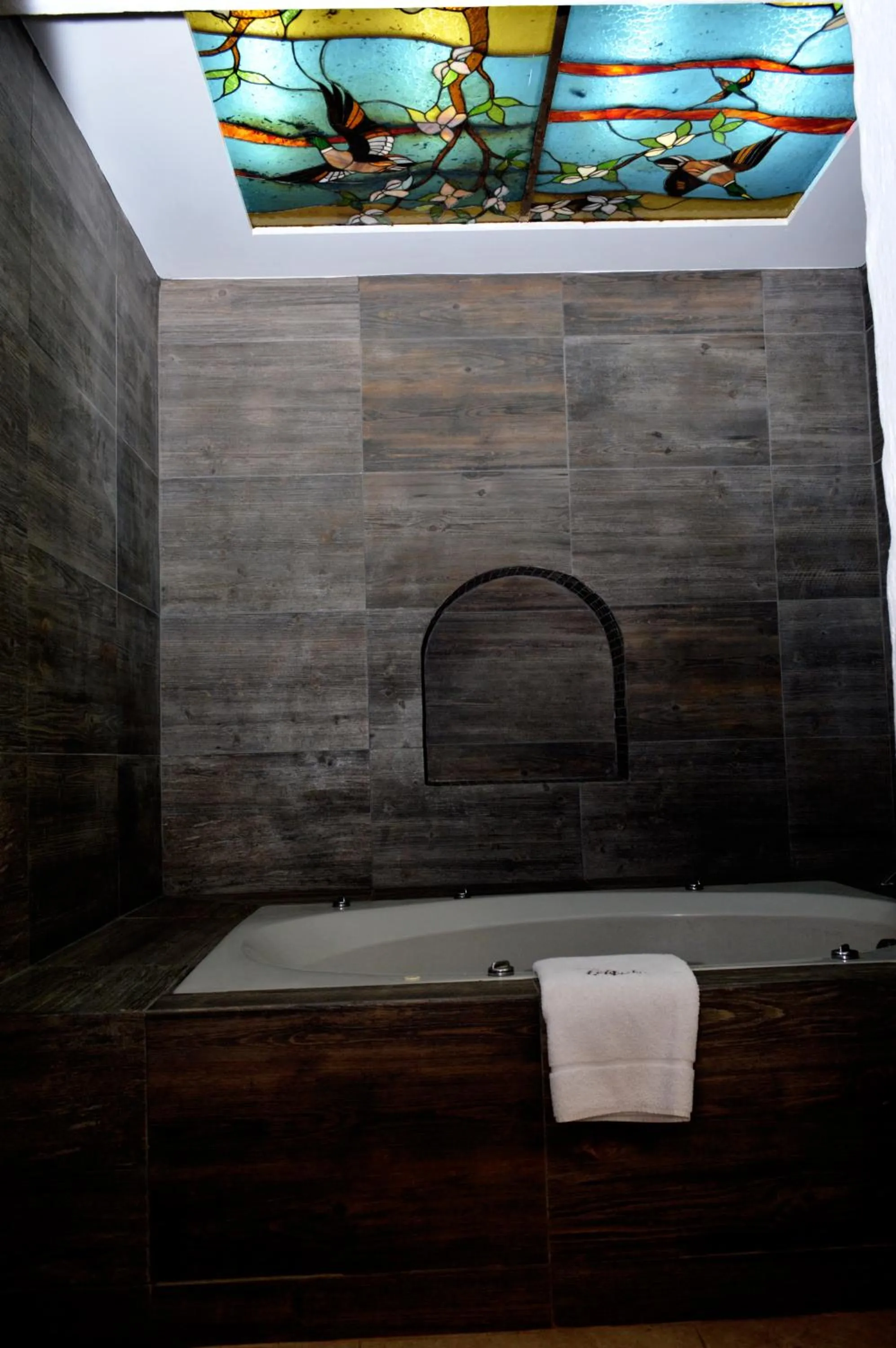 Photo of the whole room in Hotel El Rancho