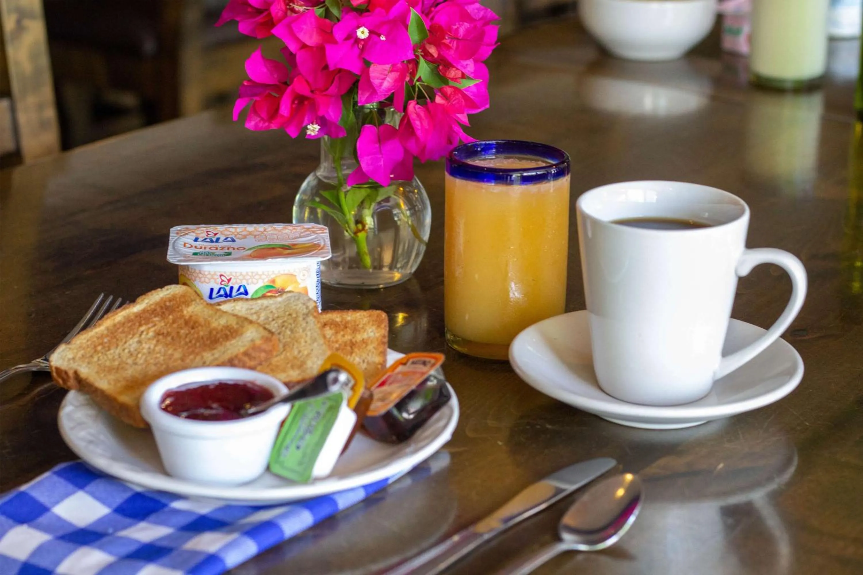 Restaurant/places to eat in Hotel Del Rio