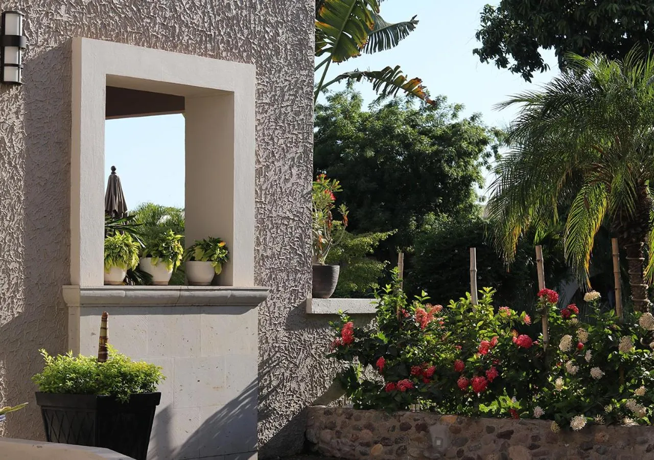 Property building in Hotel Del Rio