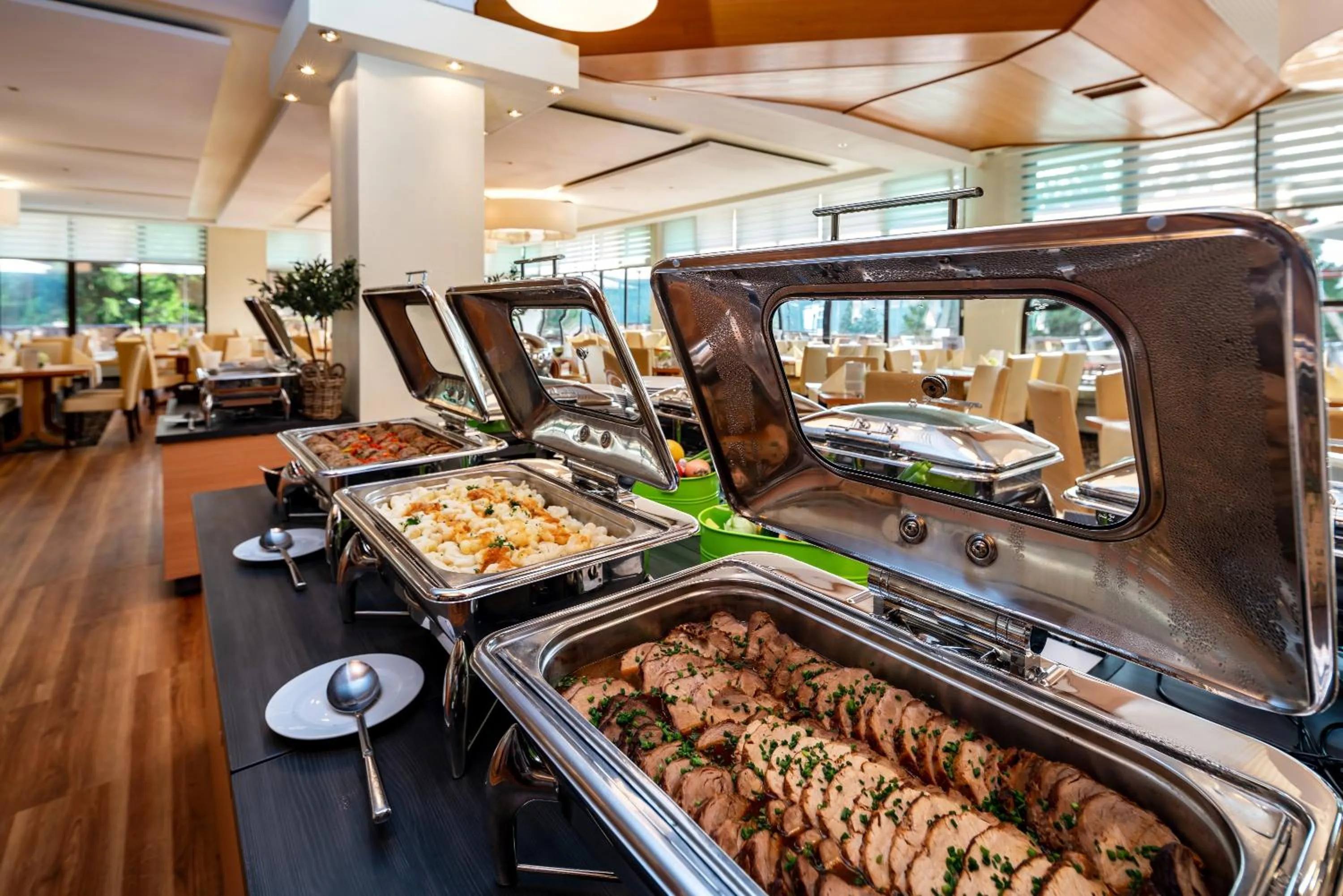 Restaurant/places to eat in AHORN Panorama Hotel Oberhof