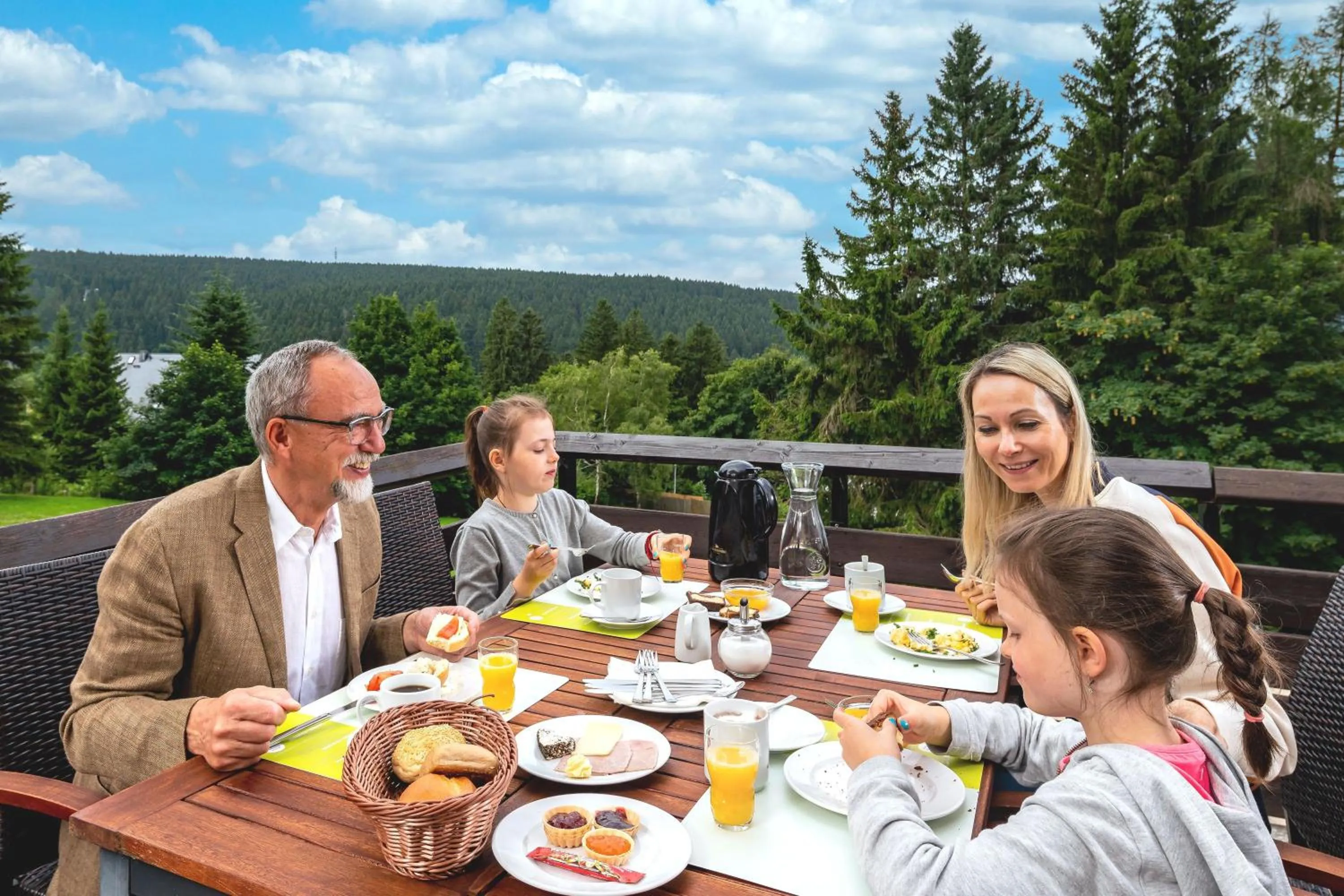 Restaurant/places to eat in AHORN Panorama Hotel Oberhof