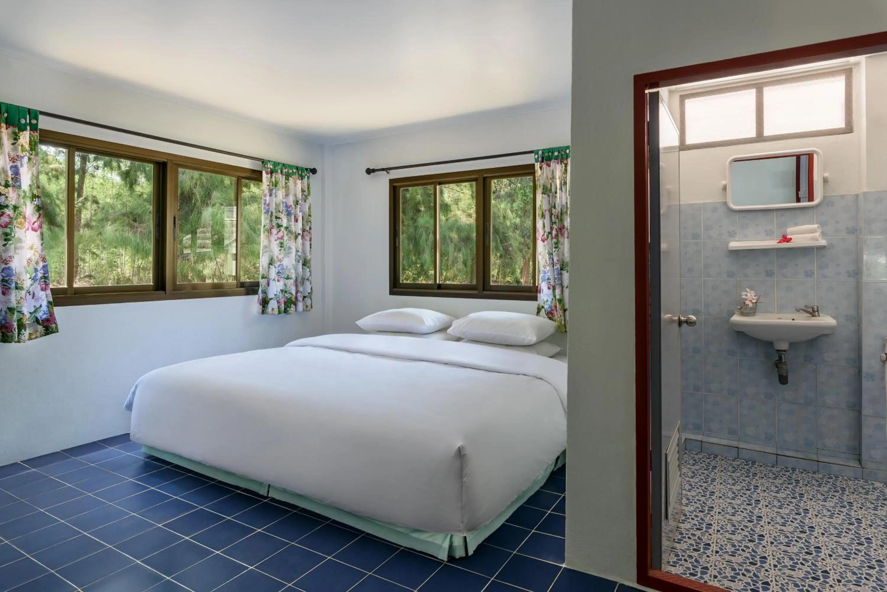 Bedroom, Bed in Seapine Recreation Centre - SHA Extra Plus Certified