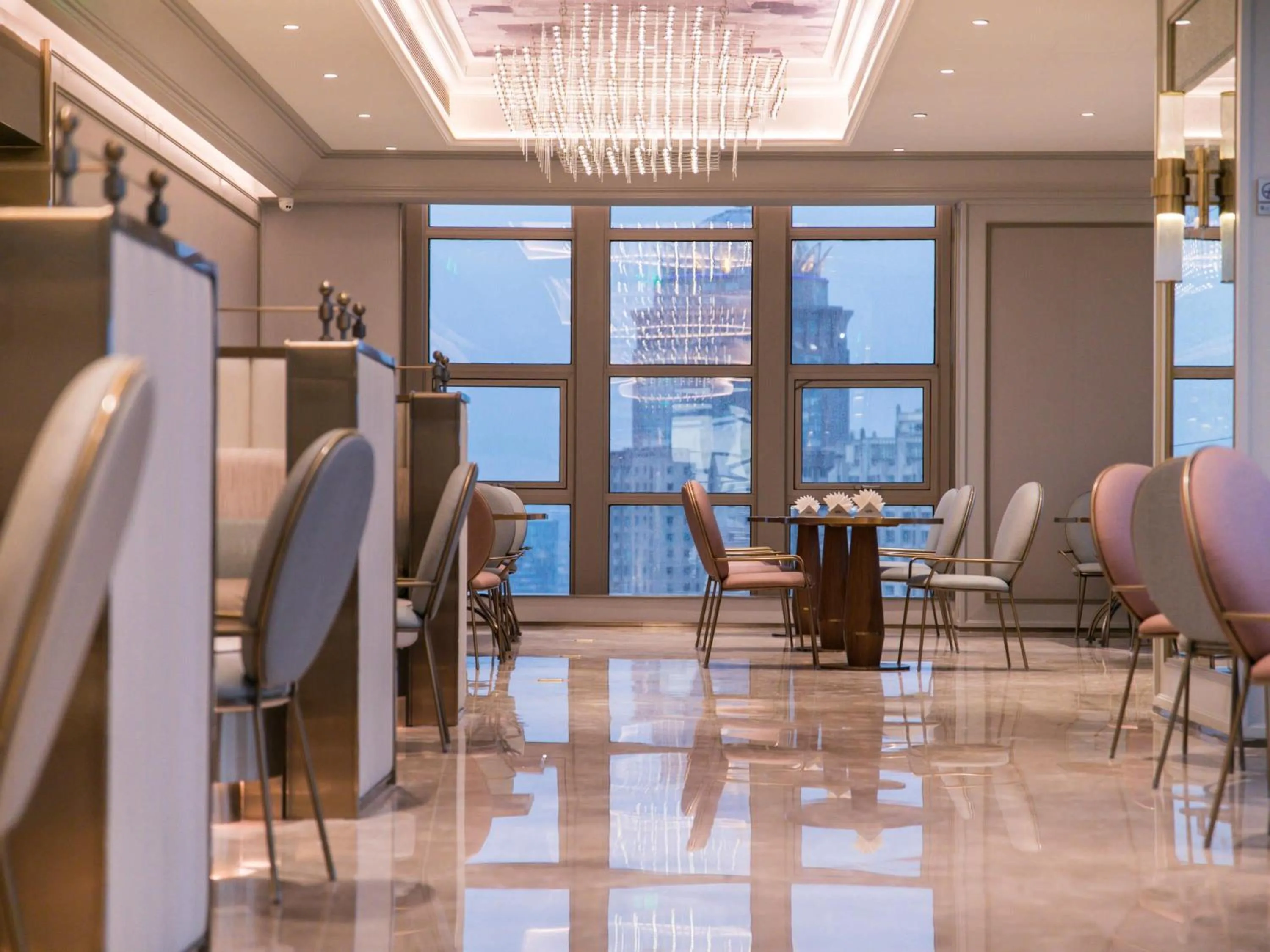 Restaurant/places to eat in Mercure Hohhot Downtown