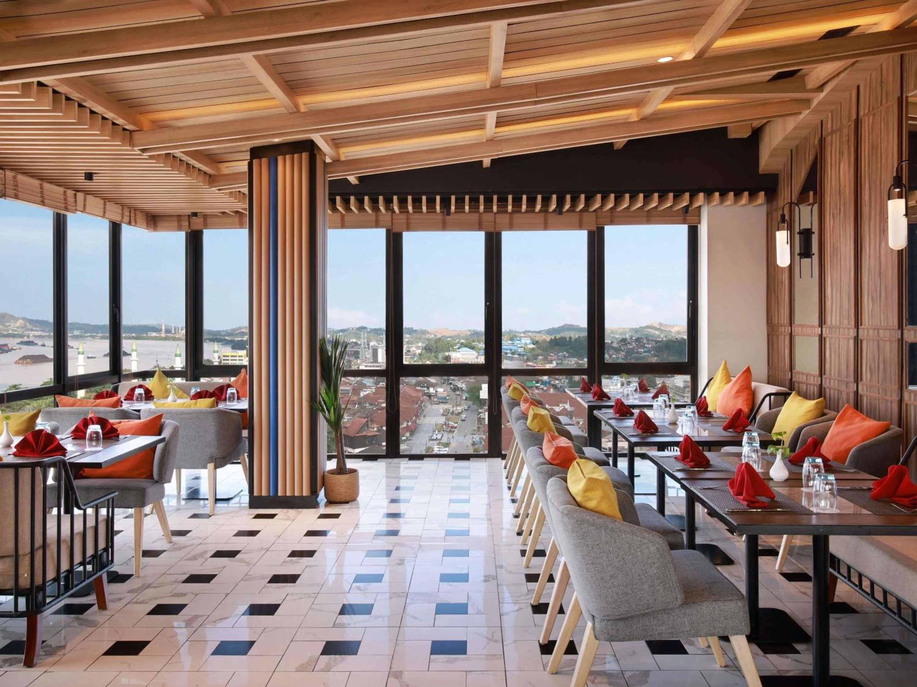 Restaurant/places to eat in Mercure Samarinda