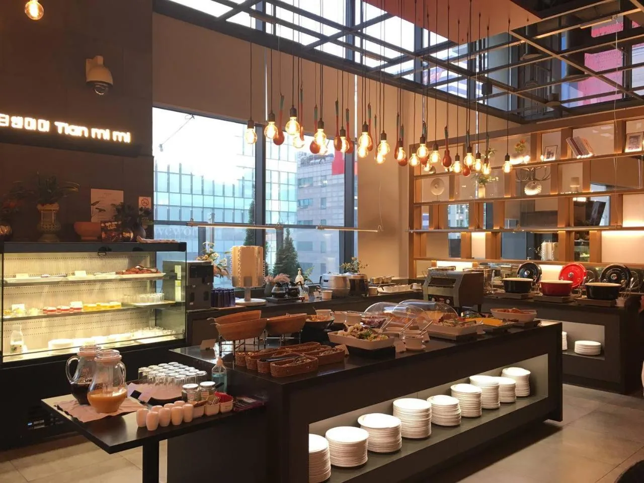 Breakfast in Mercure Ambassador Seoul Hongdae