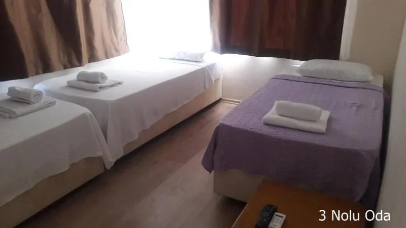 Photo of the whole room, Bed in Çamlaraltıpansiyon