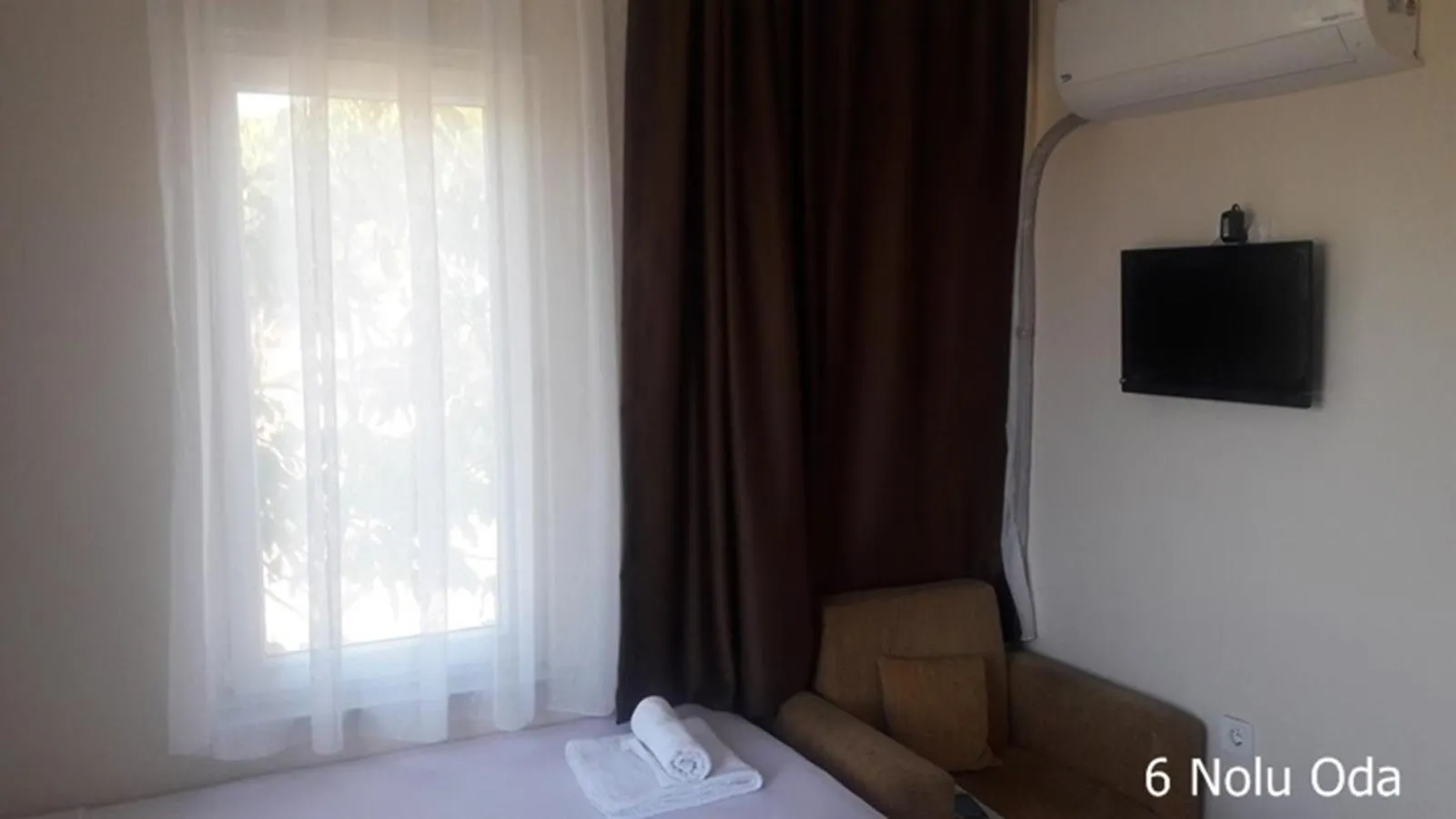 Photo of the whole room, Bed in Çamlaraltıpansiyon