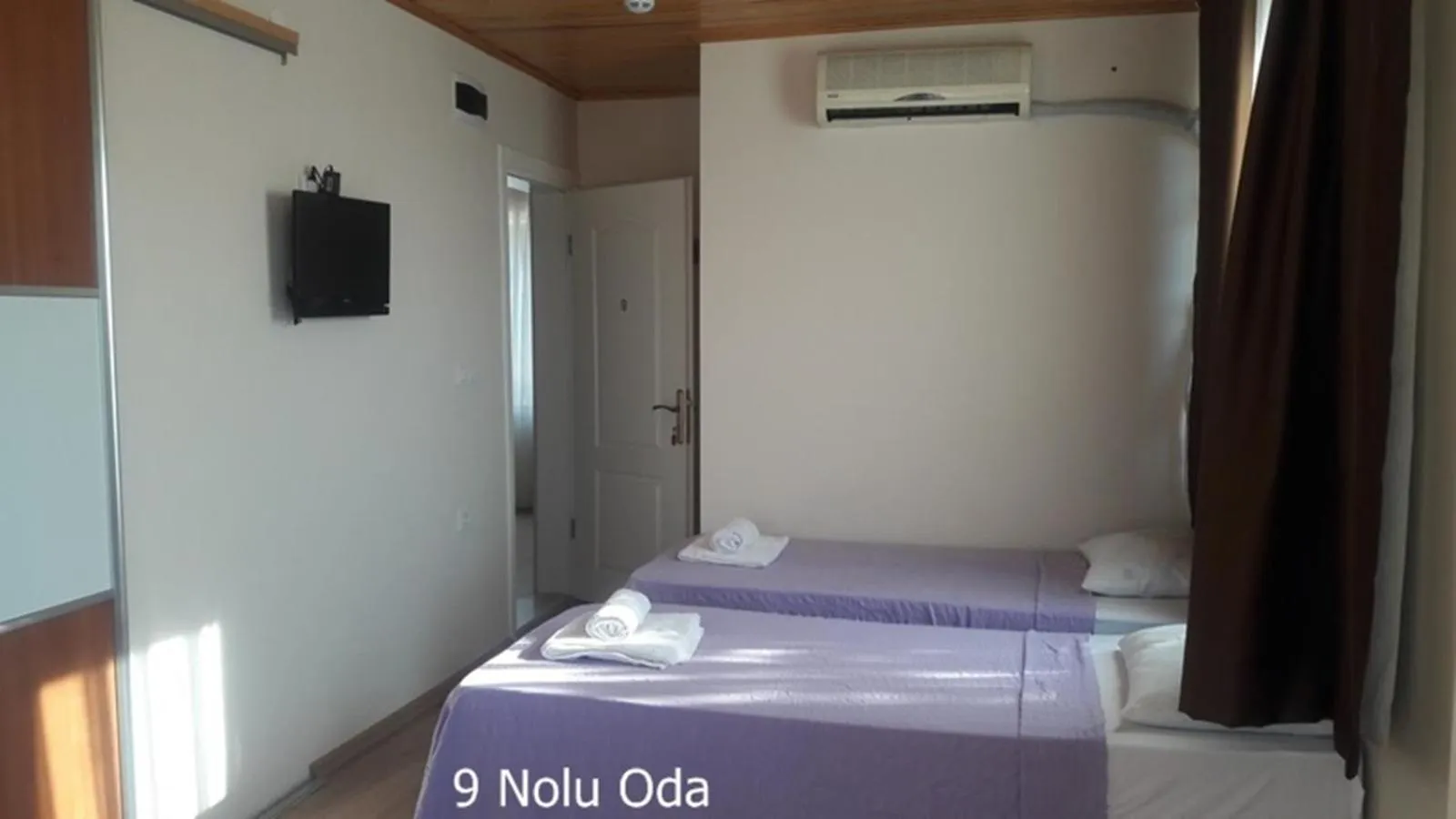 Photo of the whole room, Bed in Çamlaraltıpansiyon