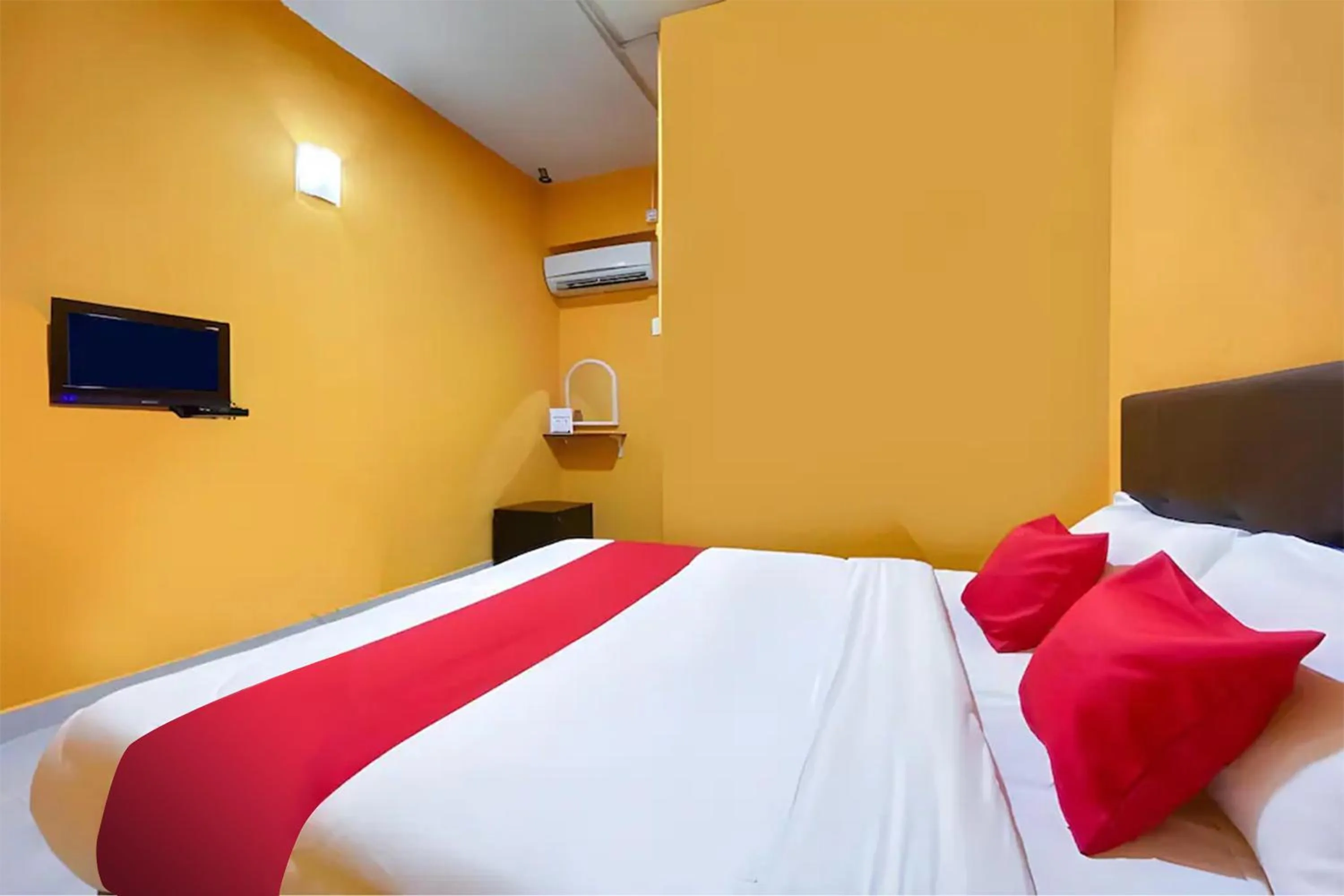 Bed in Coop Hotel Kangar