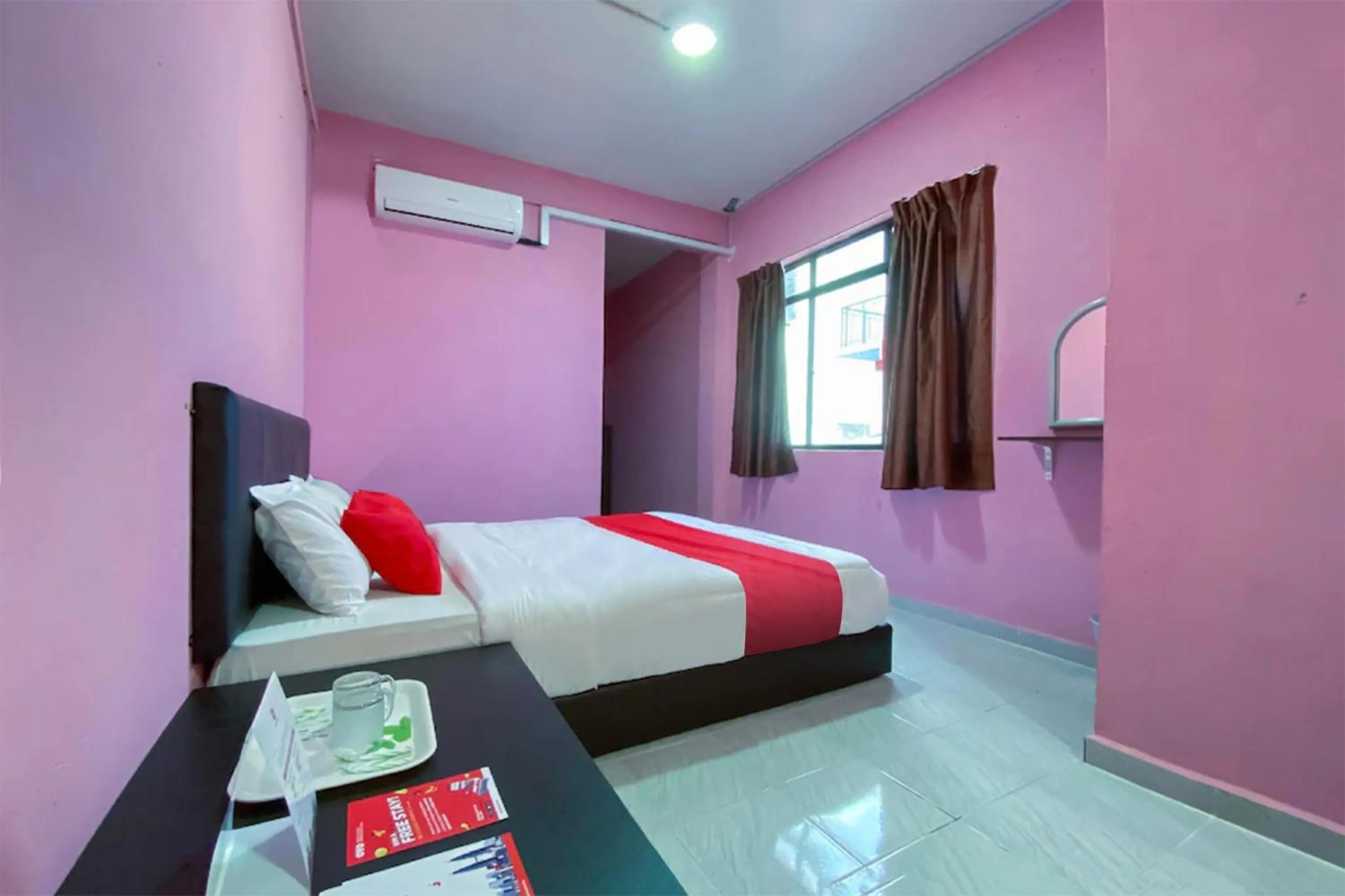 Bed in Coop Hotel Kangar