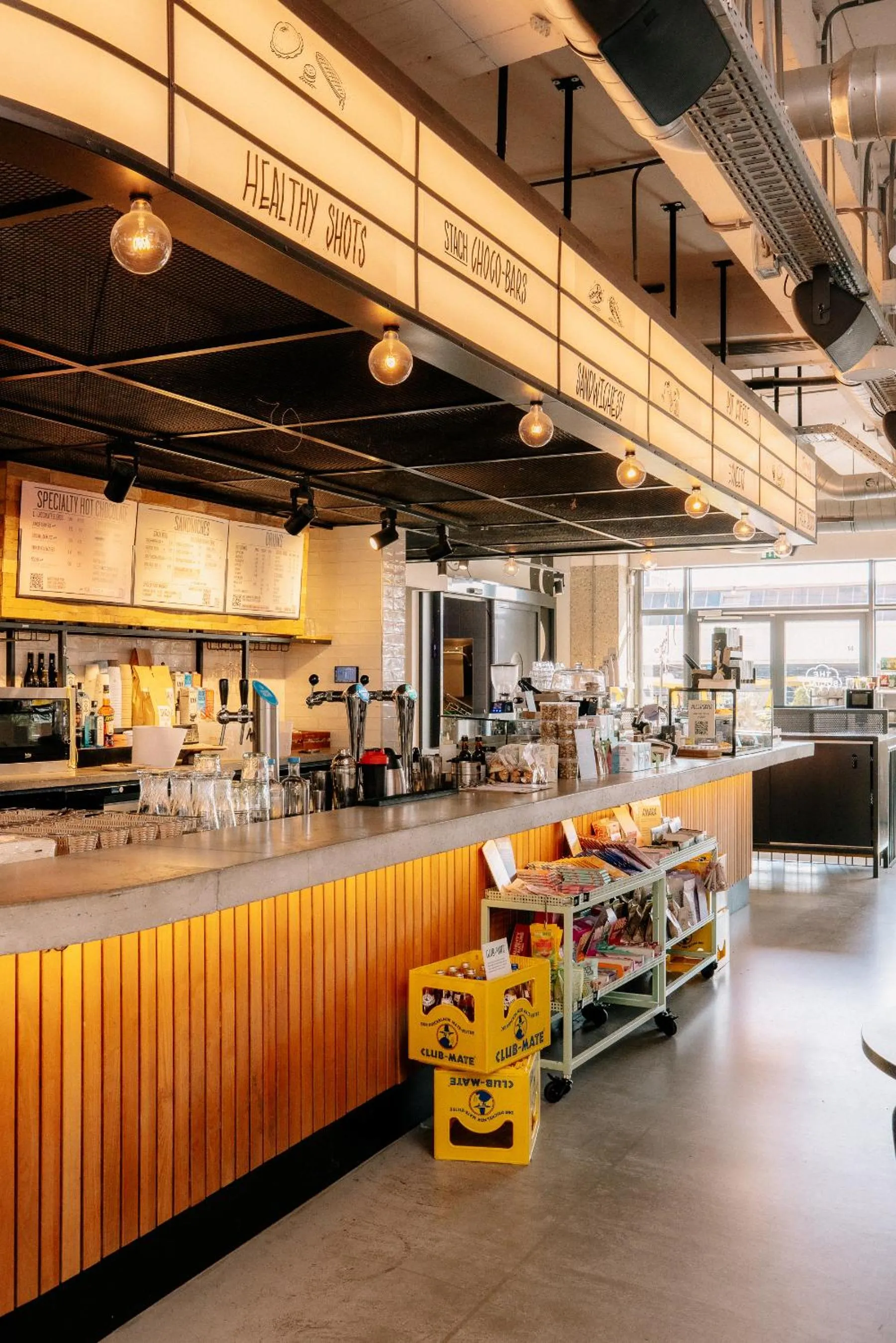 Food and drinks in The Social Hub Amsterdam West 4 star