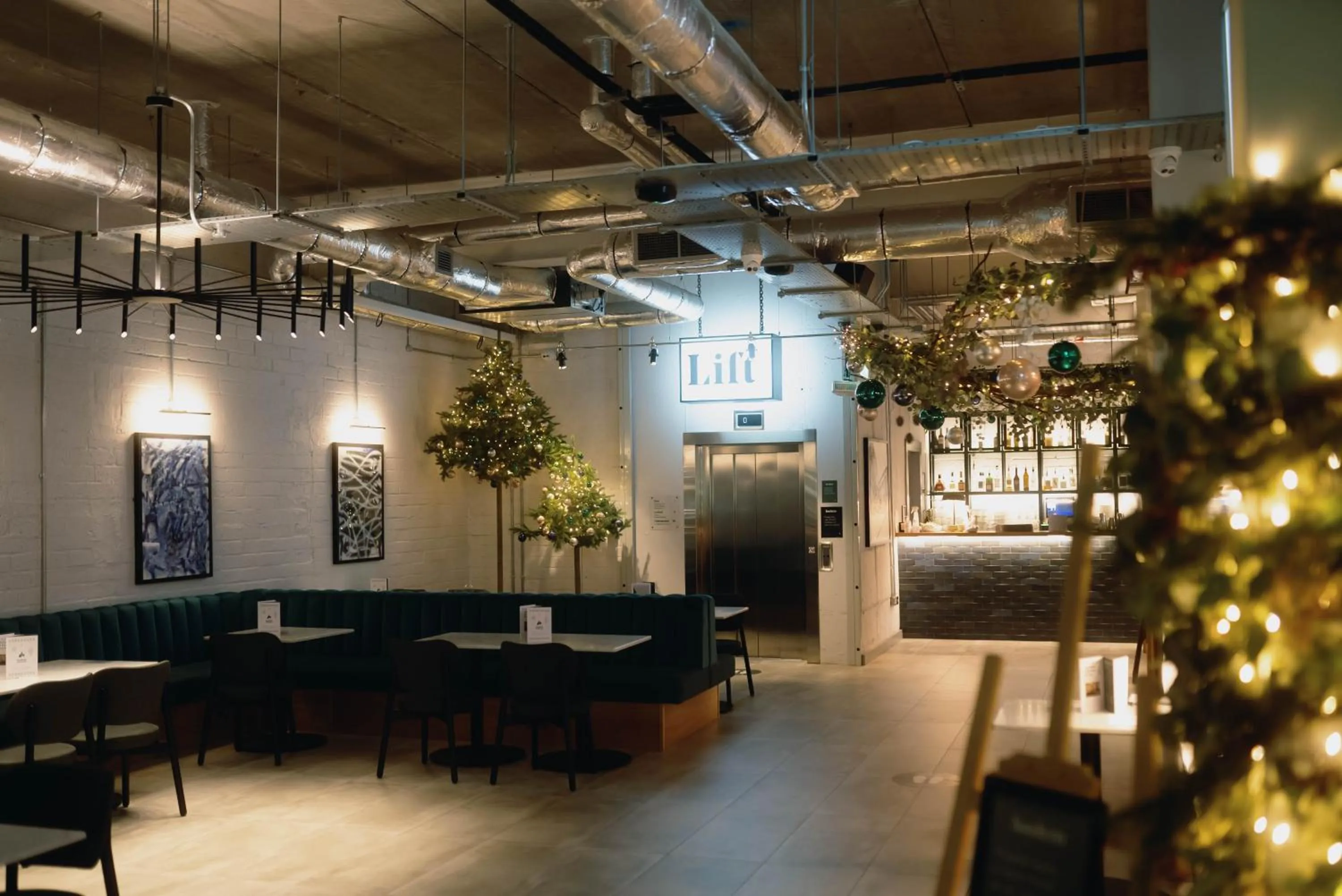 Lounge or bar in Haslem Hotel