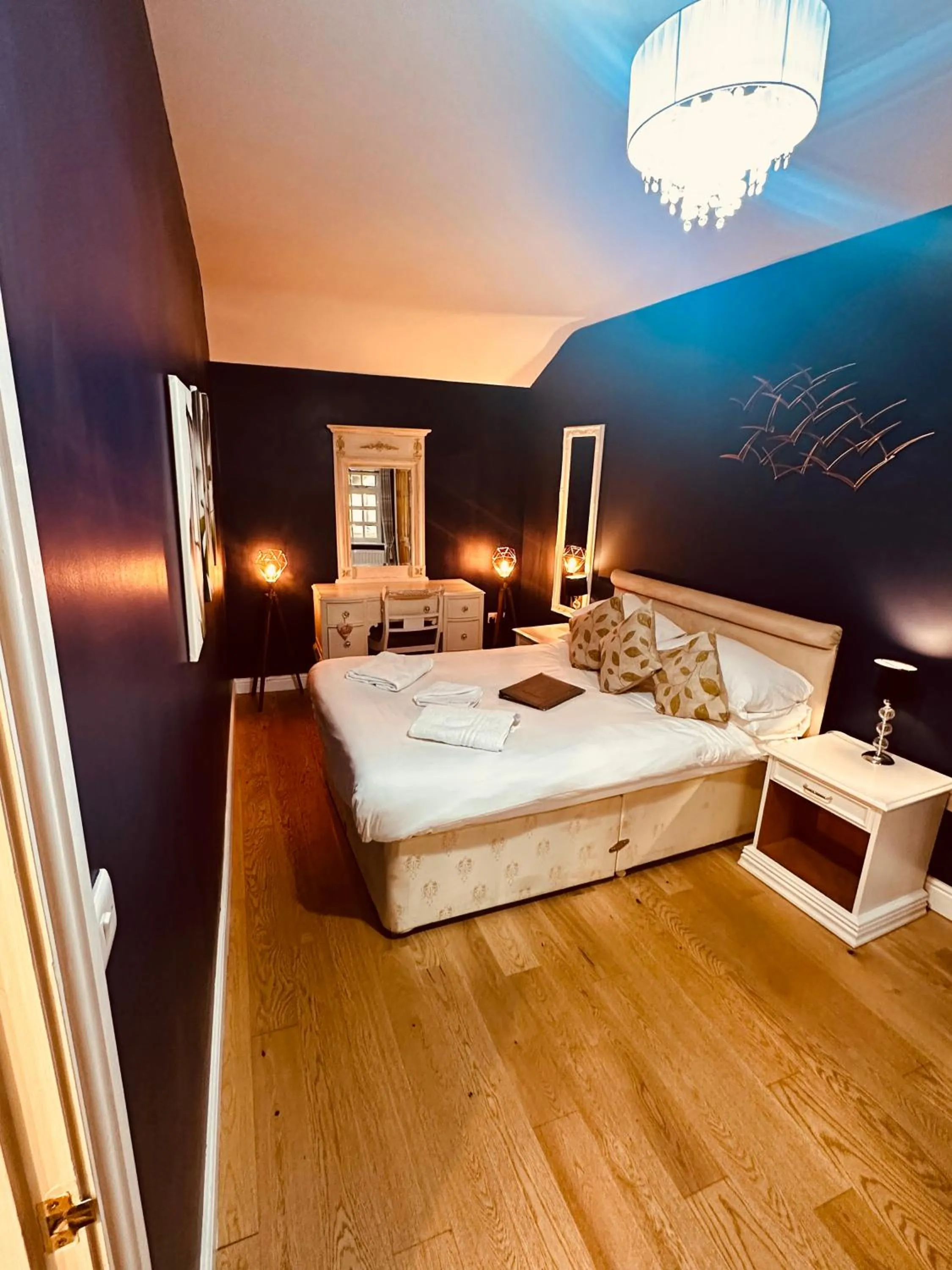 Bedroom in Kings Head Hotel